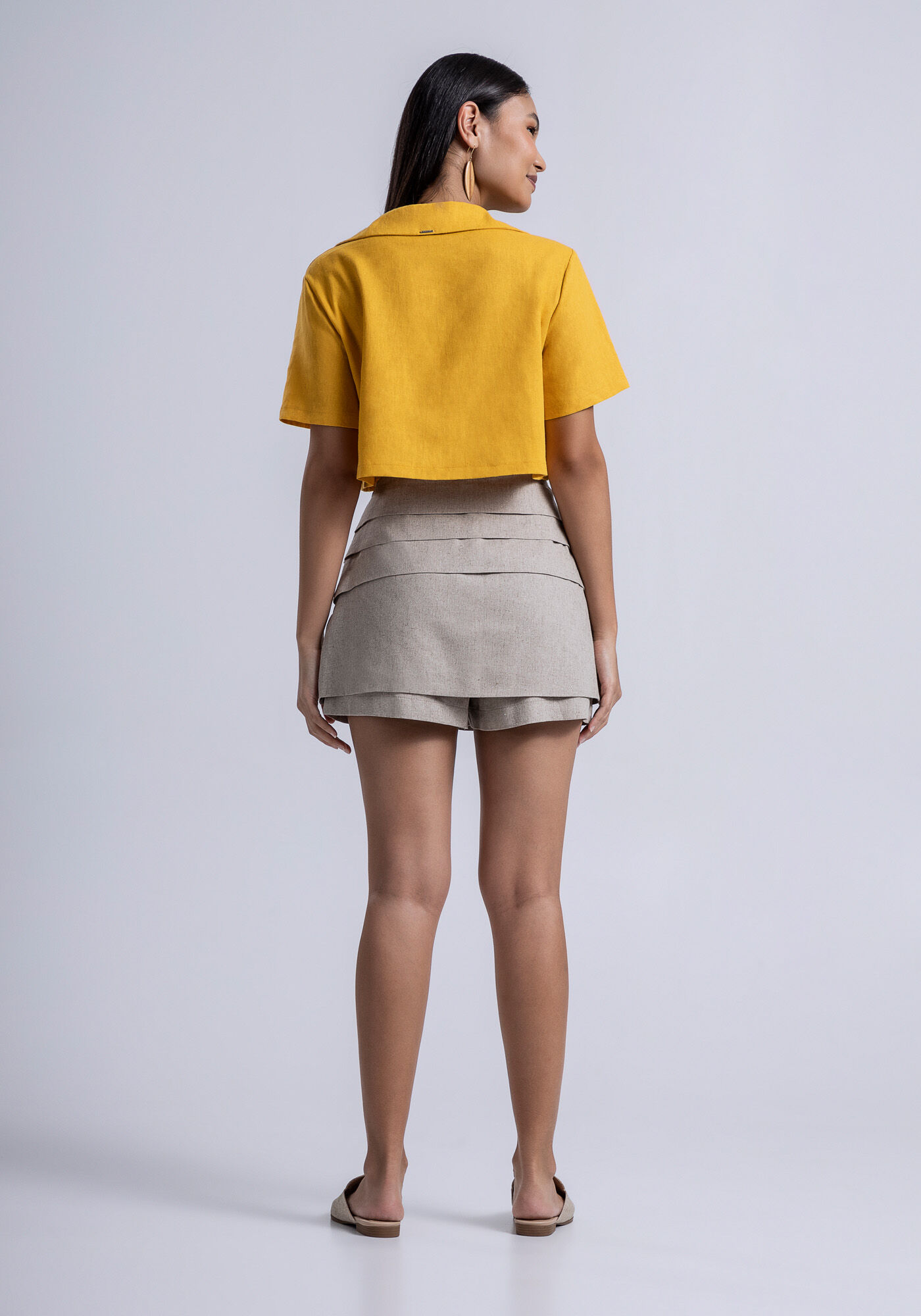 Shorts Saia em Linho com Recortes Sobrepostos, , large.