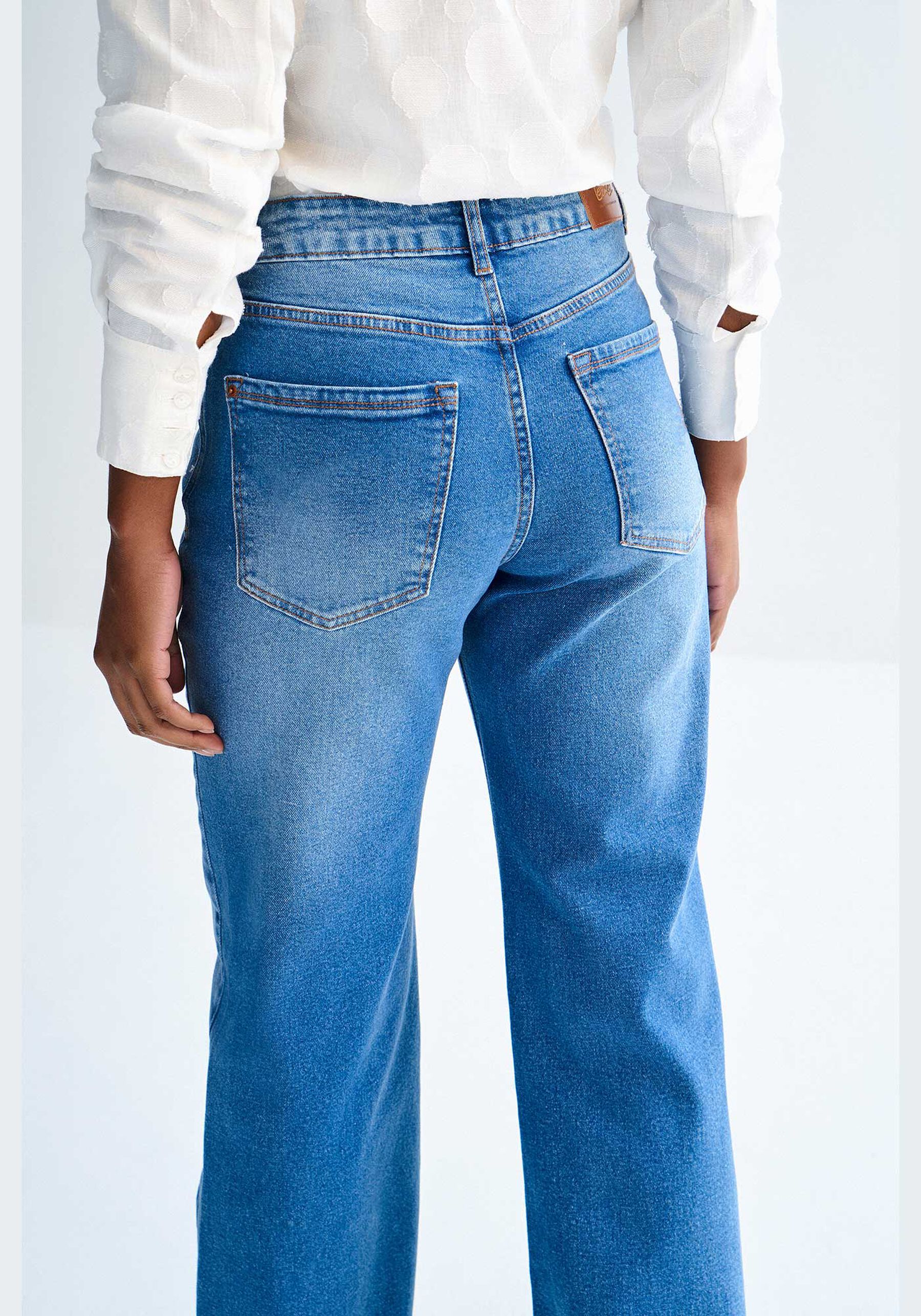 Calça Jeans Wide Leg Cintura Alta com Elasticidade, JEANS. Calça Jeans Wide Leg Cintura Alta com Elasticidade, JEANS, large.