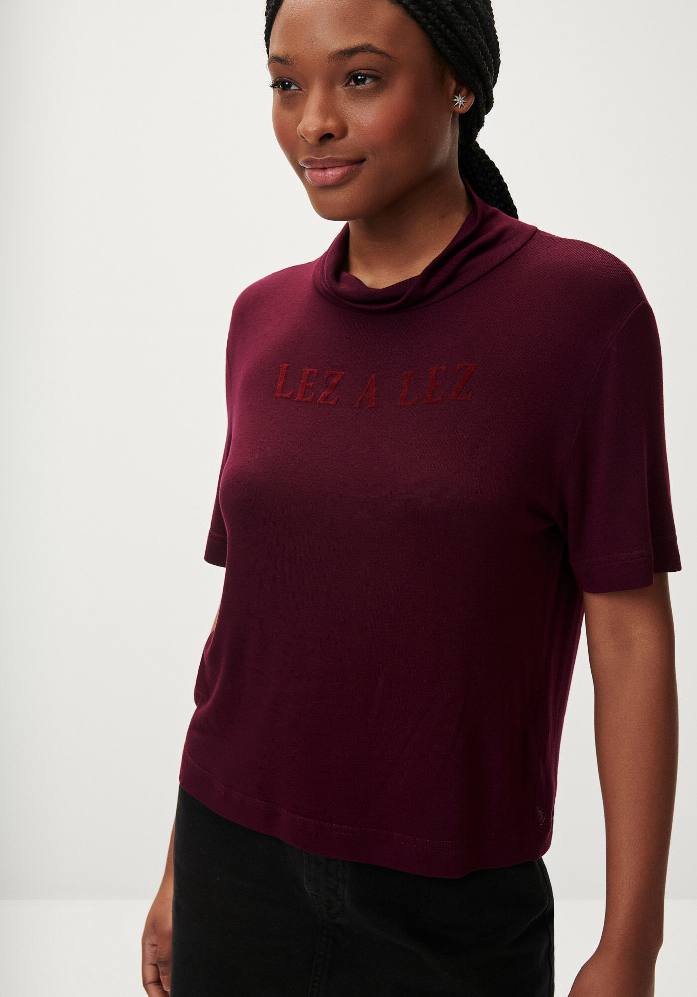 T-shirt em Malha Leve com Gola Alta, , large.