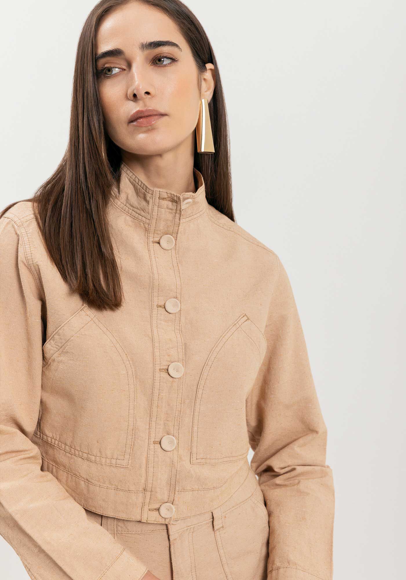 Jaqueta Cropped Com Bolsos E Bot&otilde;es Em Sarja Sustent&aacute;vel, , large.