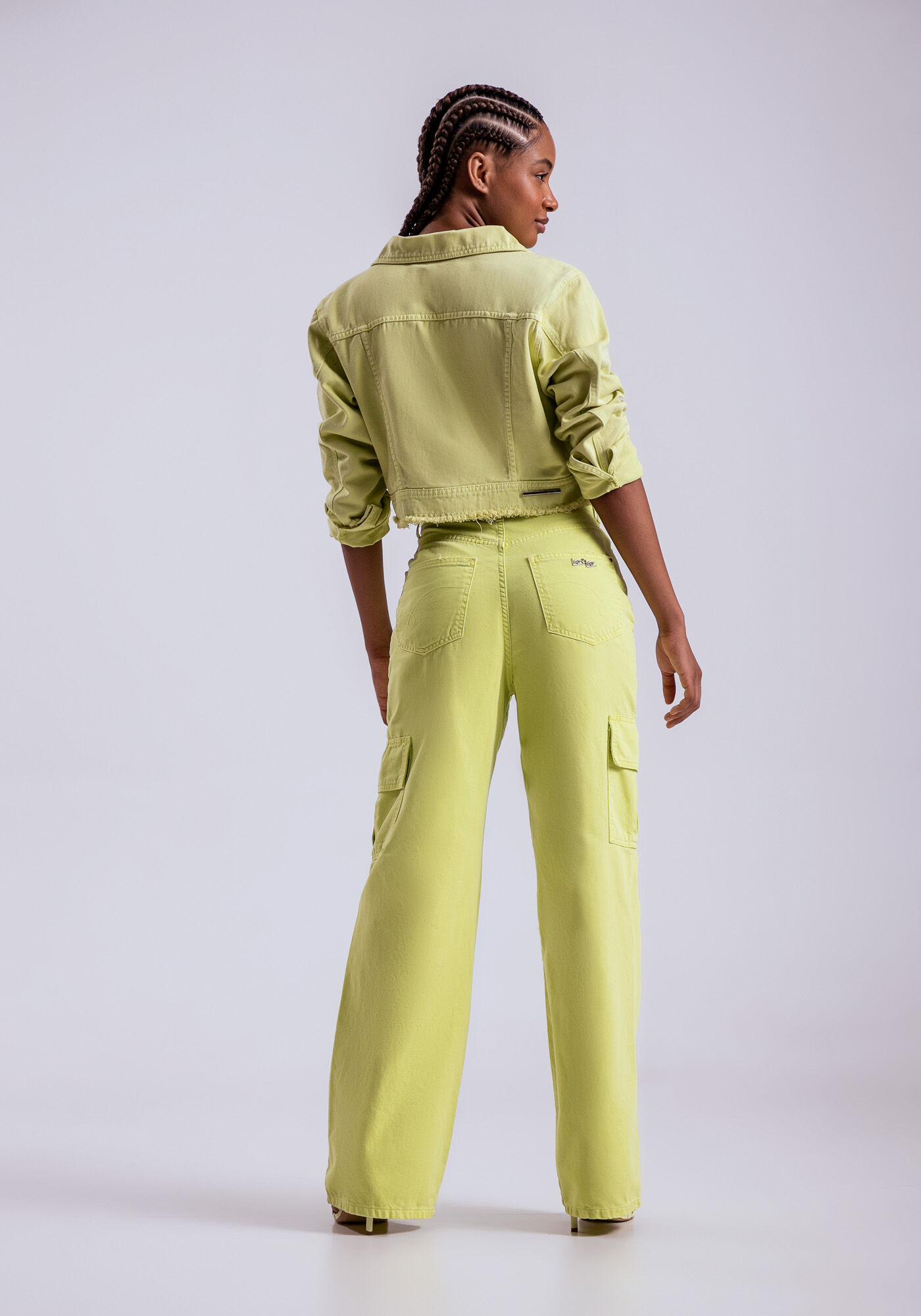 Calça outlet bolso cargo