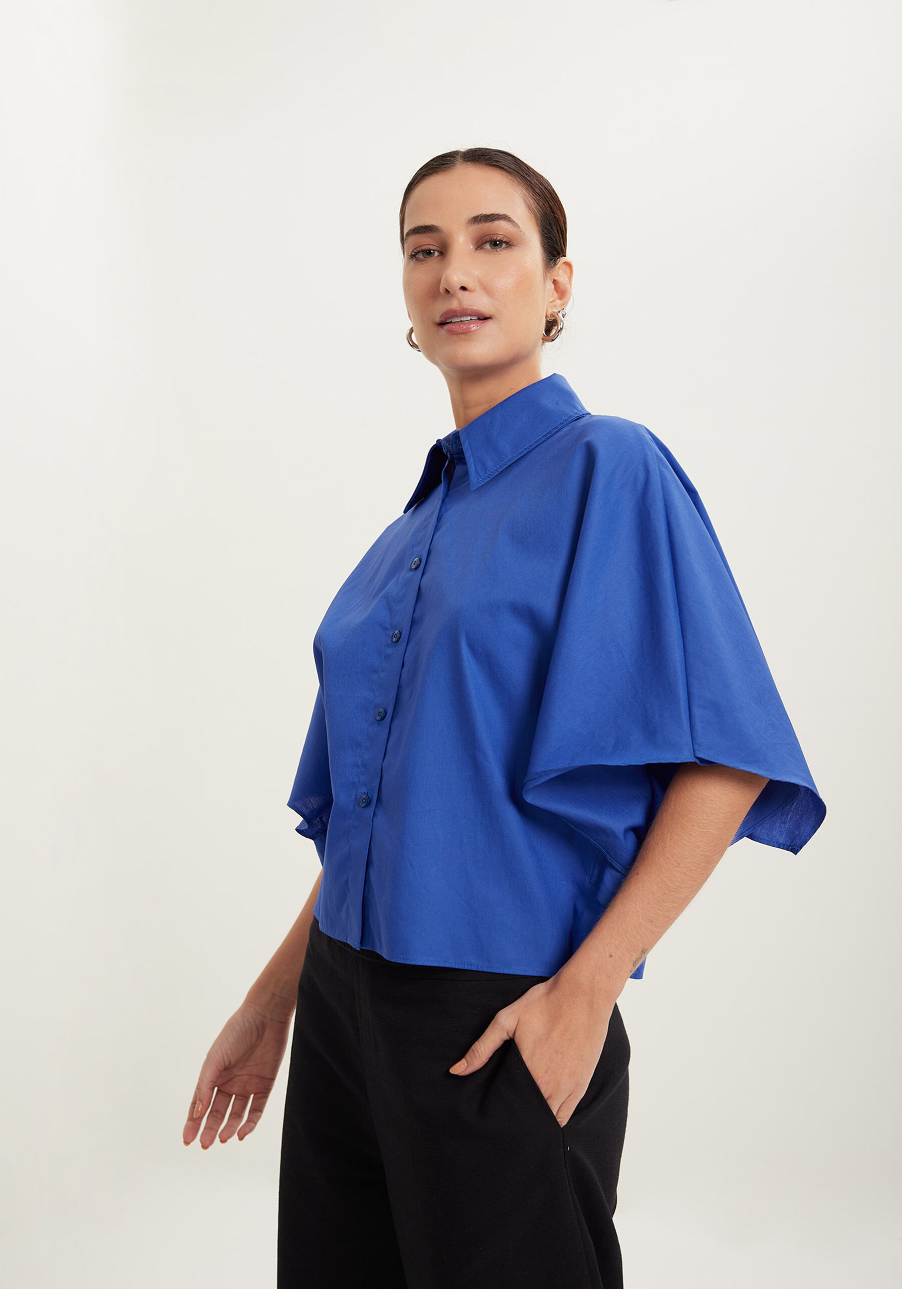 Camisa Curta De Mangas Amplas Com Botões Em Tafetá, . Camisa Curta De Mangas Amplas Com Botões Em Tafetá, , large.