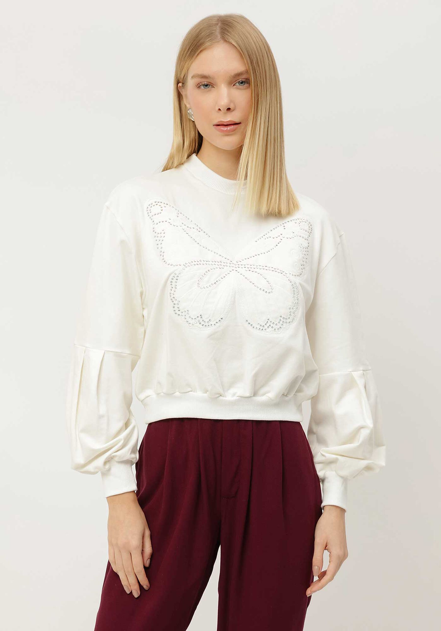 Blusão Cropped Manga Bufante com Bordado Borboleta, . Blusão Cropped Manga Bufante com Bordado Borboleta, , large.