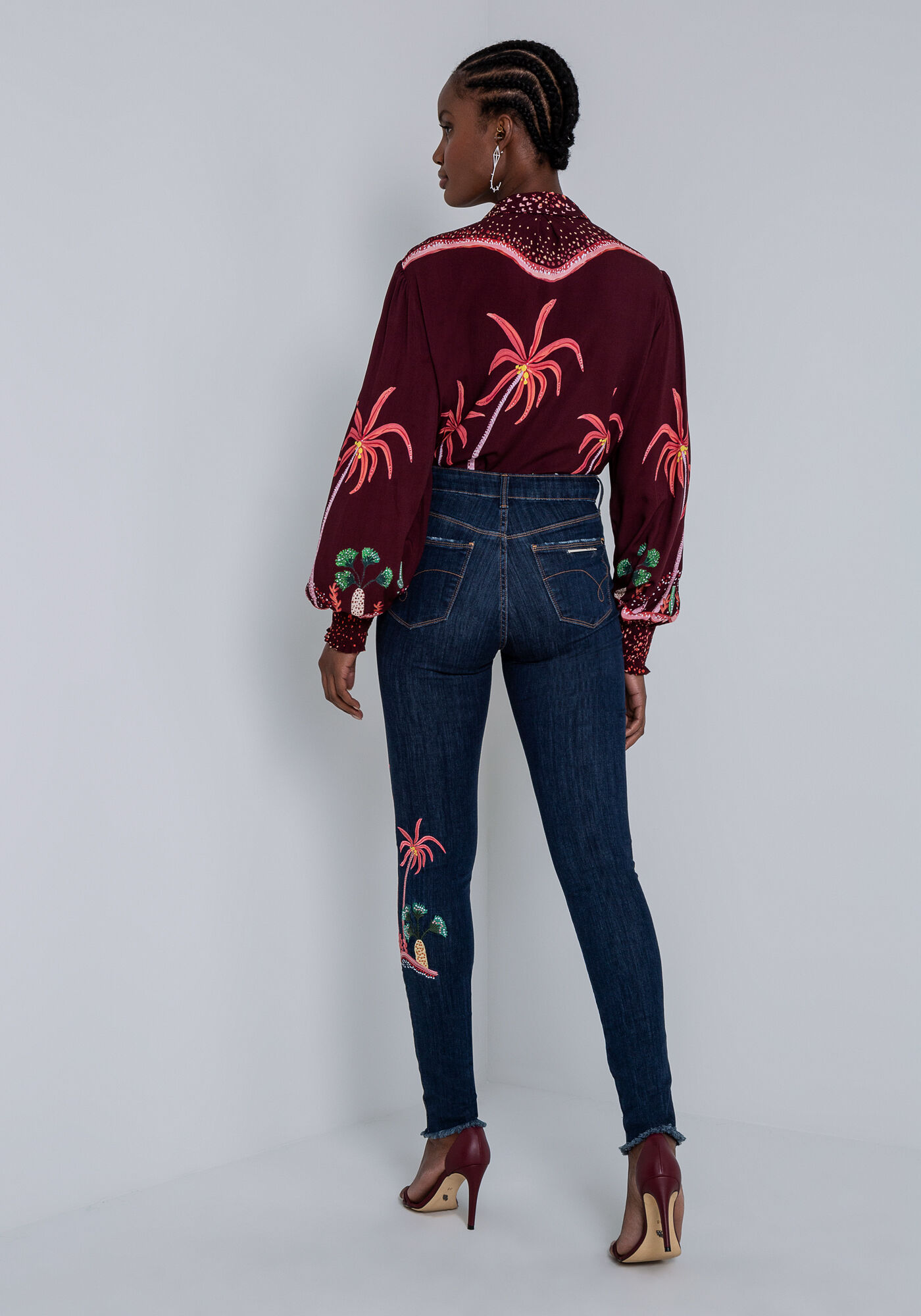 Cal&ccedil;a Jeans Aruba Super Alta com Bordado, , large.