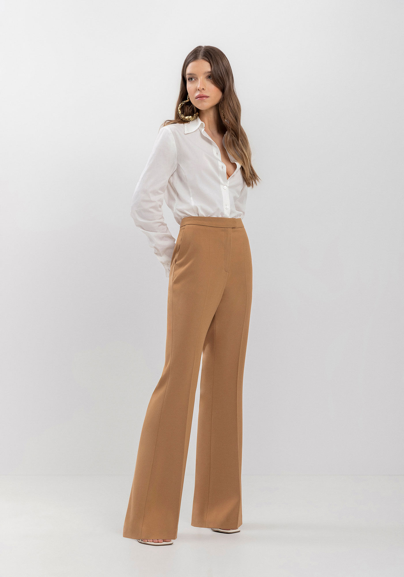 Cal&ccedil;a Flare Em Alfaiataria Com Bolsos E Cintura M&eacute;dia, , large.