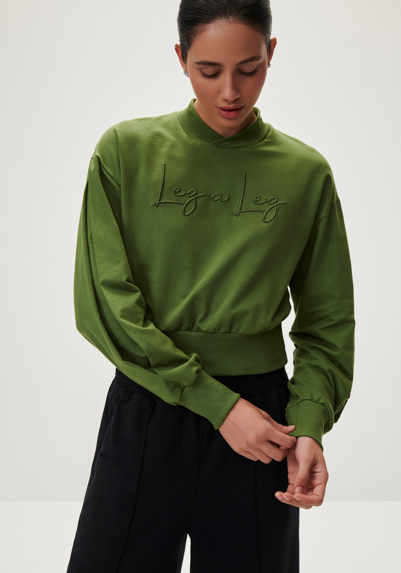 Blus&atilde;o Cropped em Molecotton com Bordado Lez a Lez, , large.