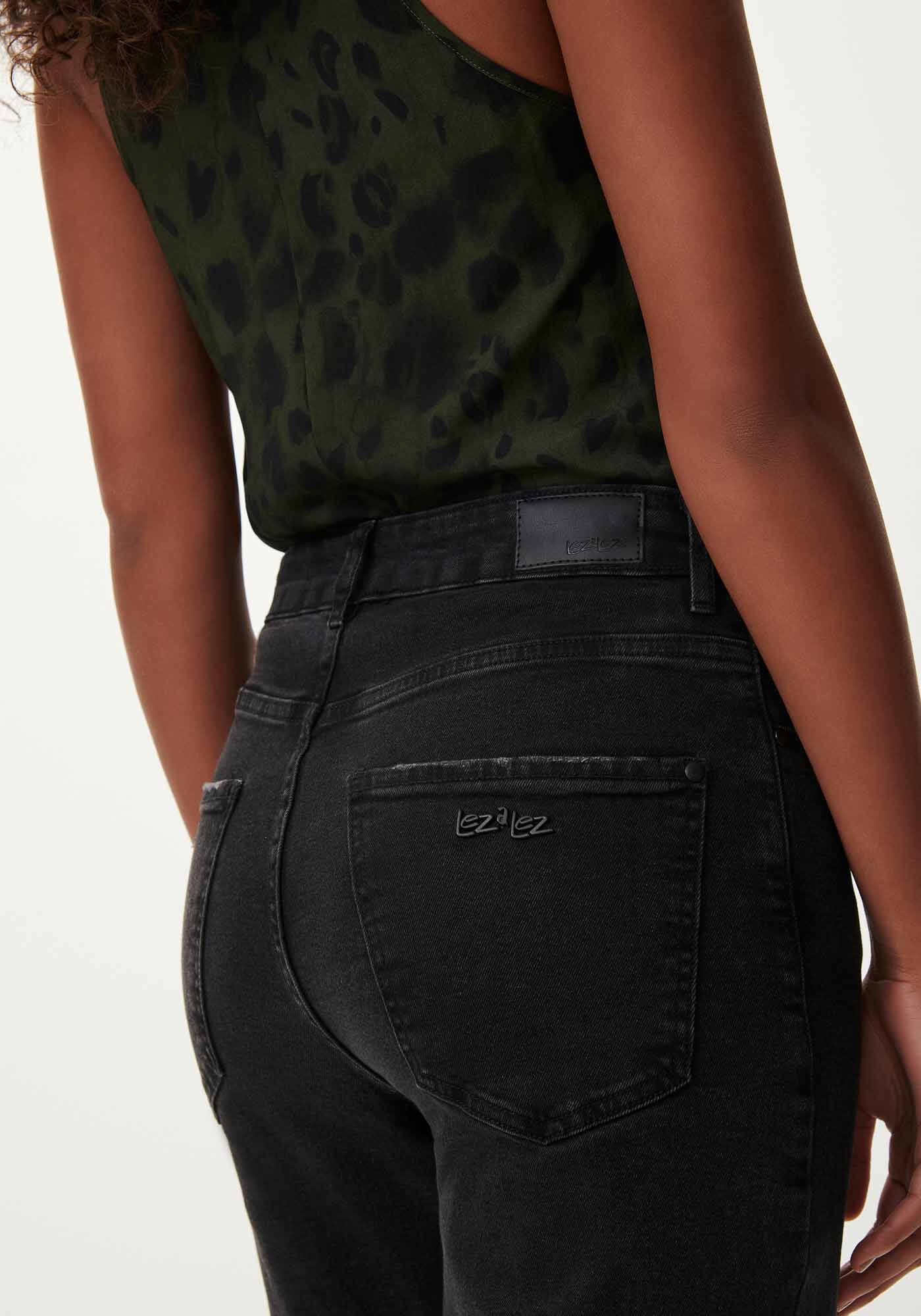 Cal&ccedil;a Jeans Mom Cropped Super Alta Preta Estonada, , large.