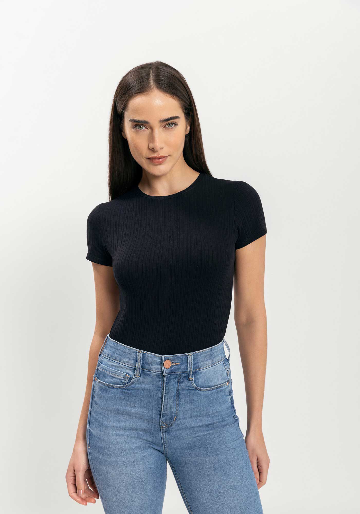 Blusa B&aacute;sica De Mangas Curtas Em Malha Canelada, PRETO, large.