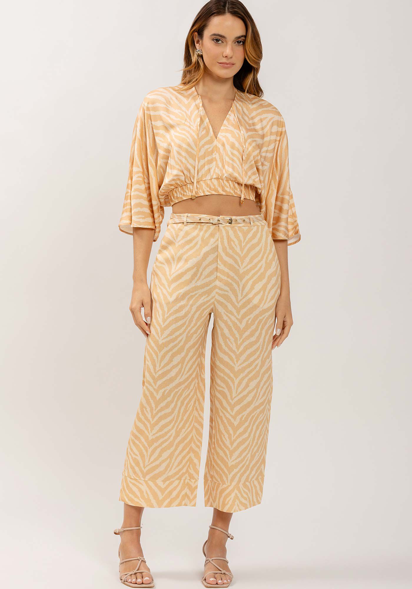 Blusa Cropped Estampada com el&aacute;stico e Amarra&ccedil;&atilde;o, , large.