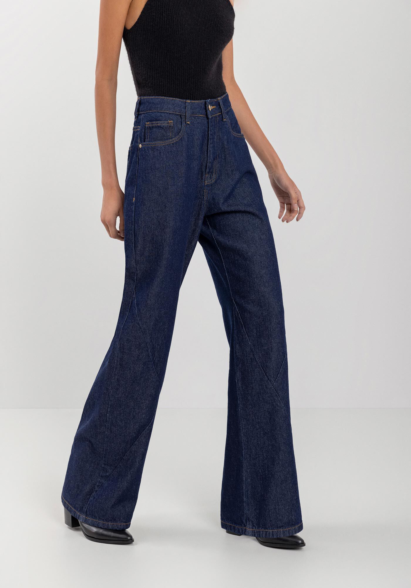 Cal&ccedil;a Jeans Wide Leg Com C&oacute;s Alto E Costuras Diferenciadas, , large.