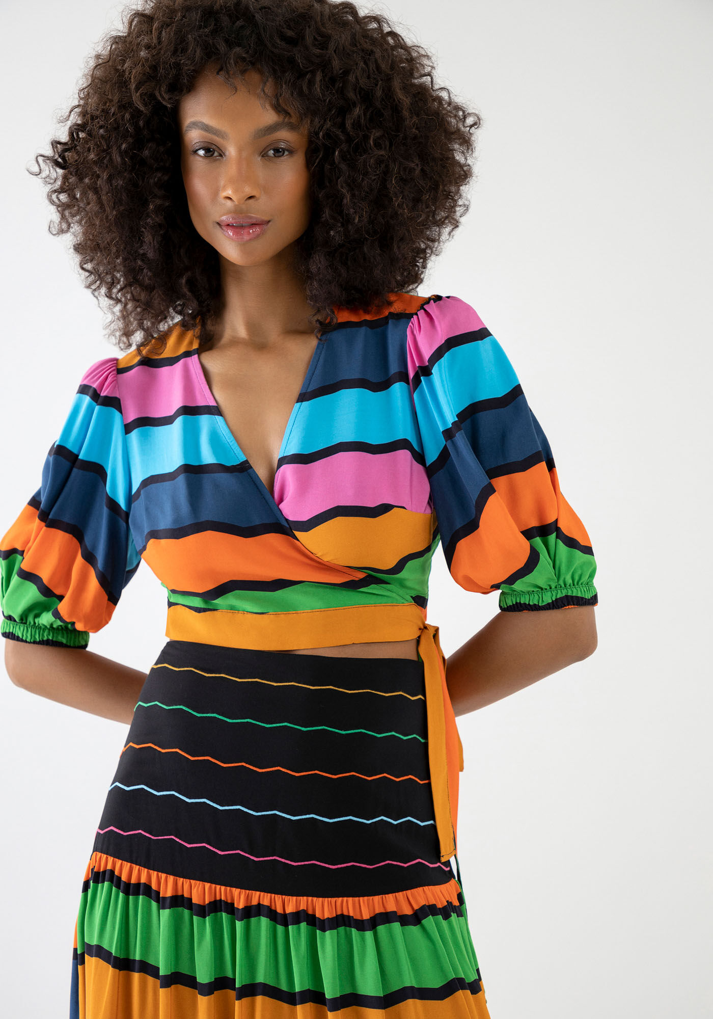 Blusa Transpassada em Viscose Estampada, , large.