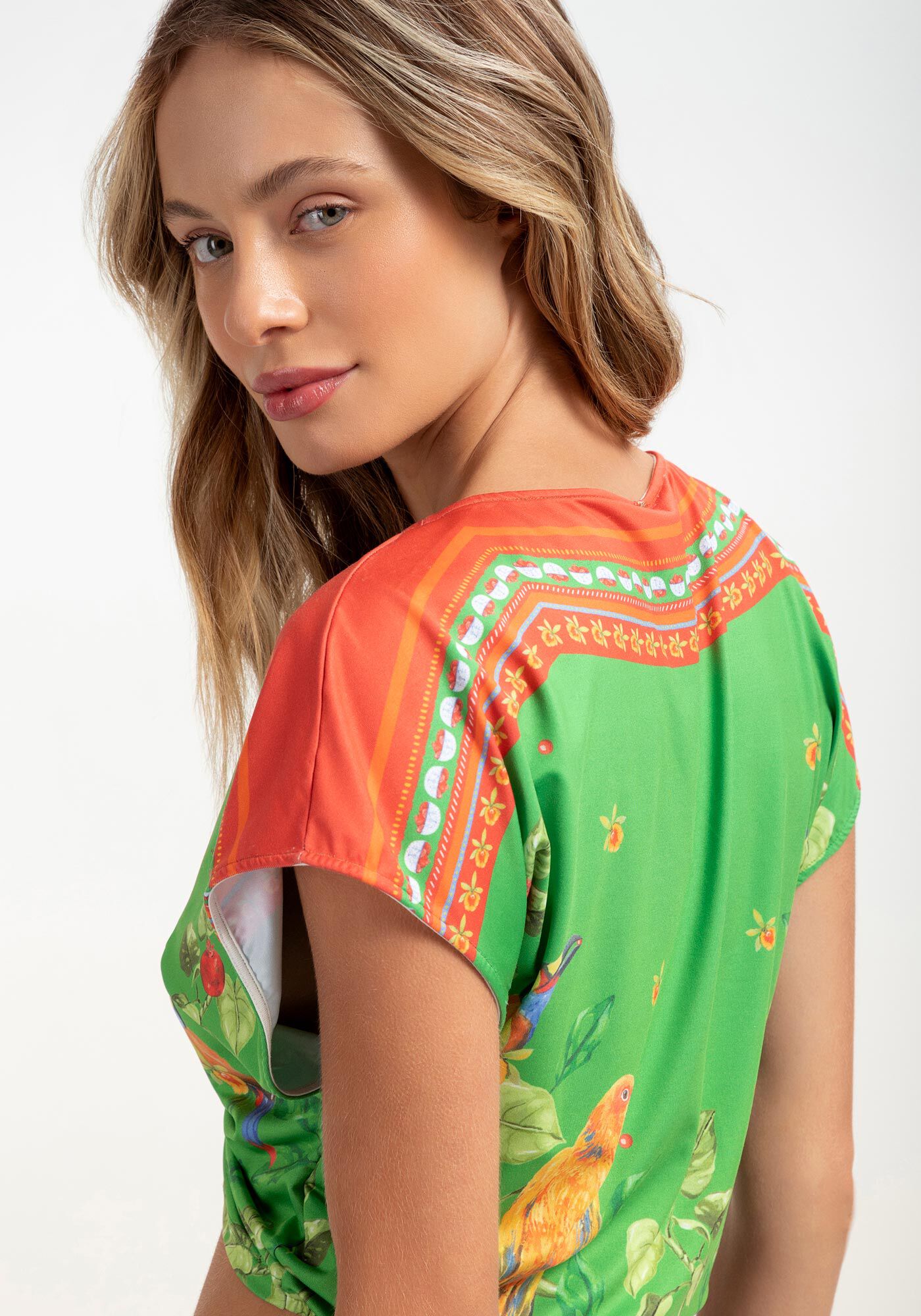 Blusa Estampada Malha Acetinada e Amarra&ccedil;&atilde;o, , large.