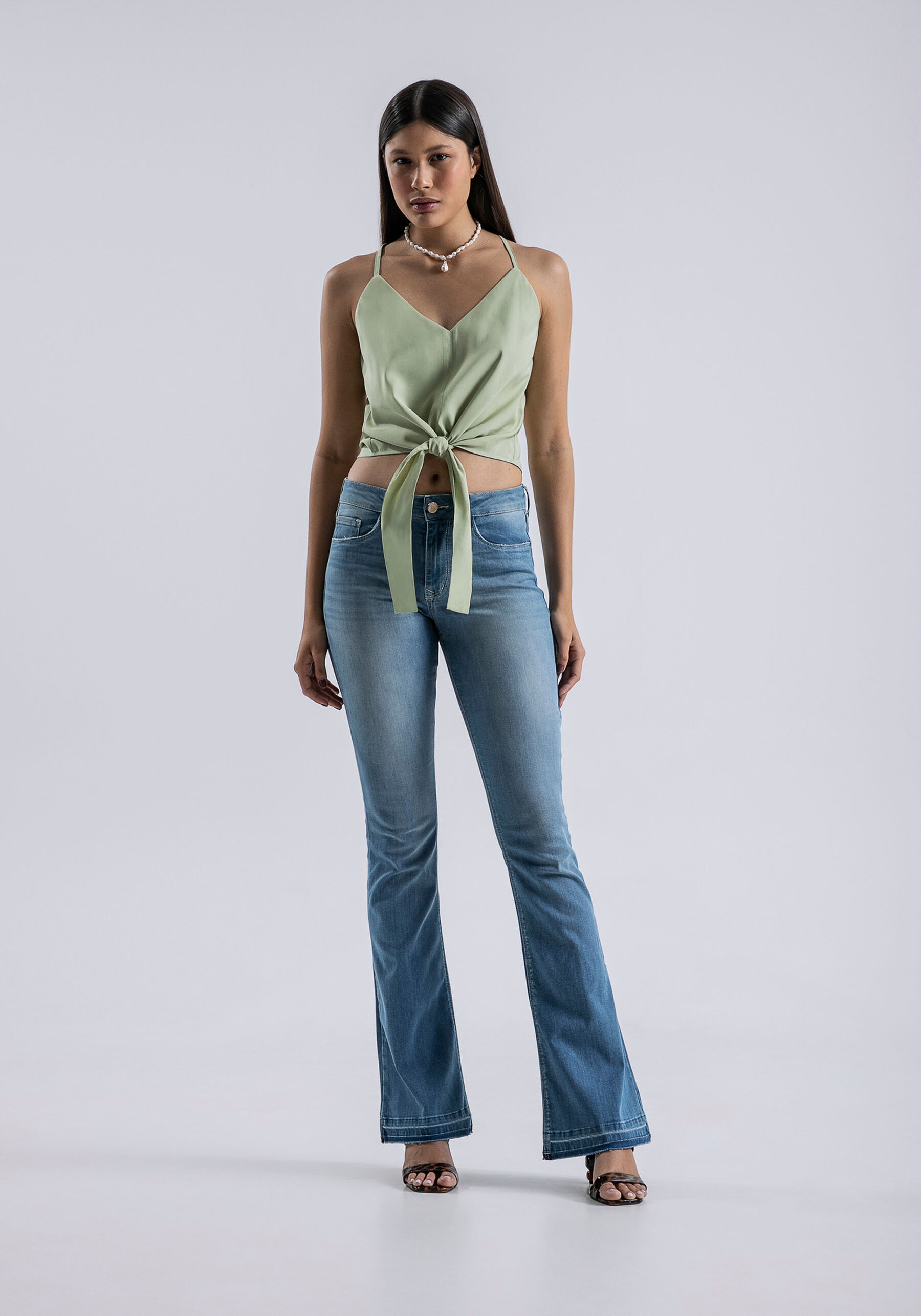 Blusa com Alças Cropped com Laço, VERDE PRELUDIO. Blusa com Alças Cropped com Laço, VERDE PRELUDIO, large.