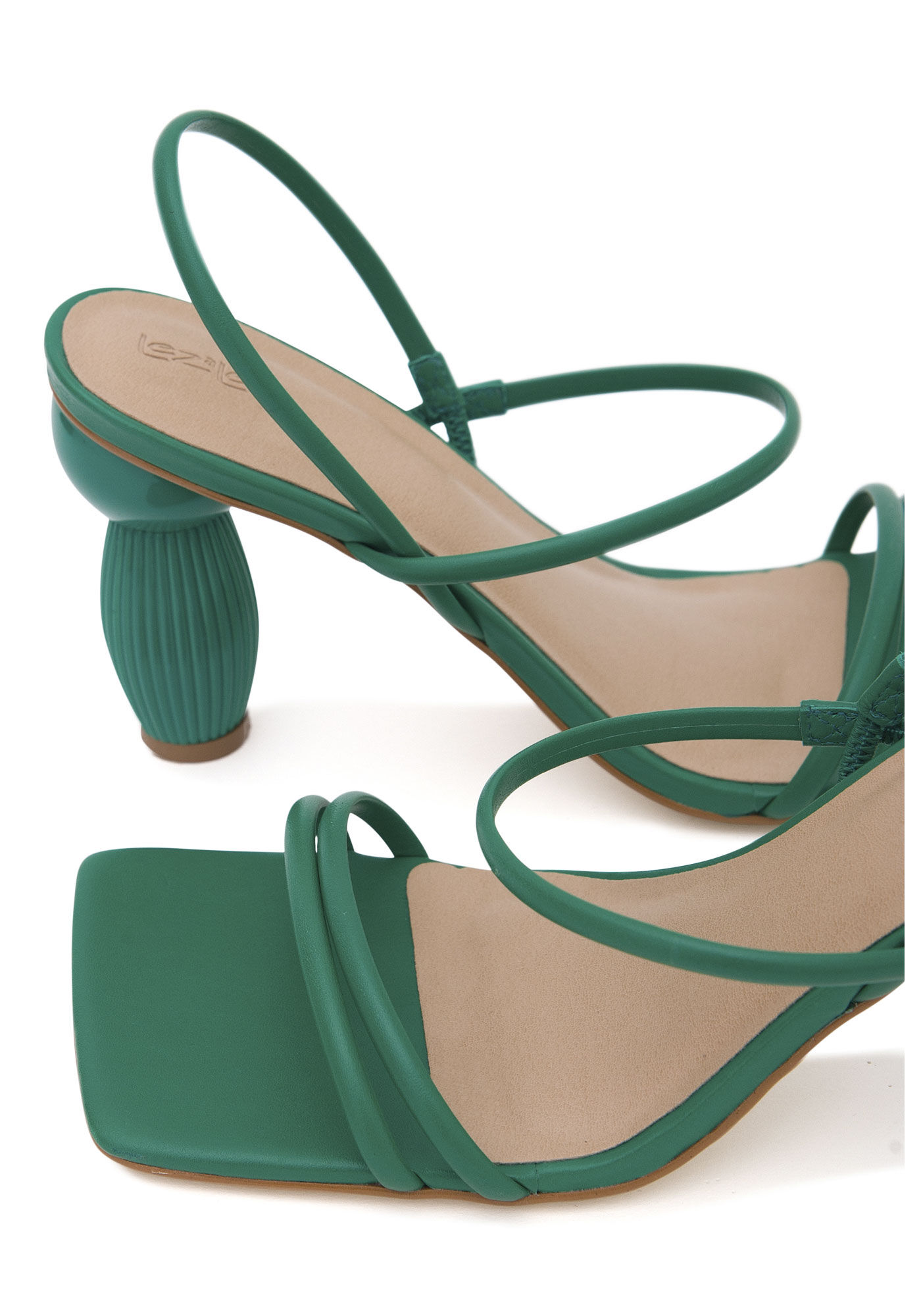 Sand&aacute;lia em Couro com Salto Bloco Geom&eacute;trico, , large.