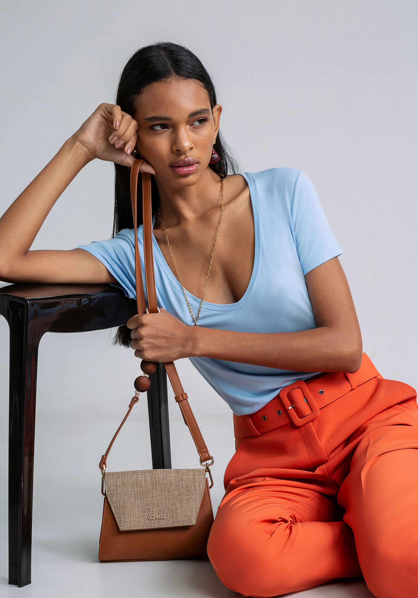 Blusa Decote V B&aacute;sica, AZUL, large.