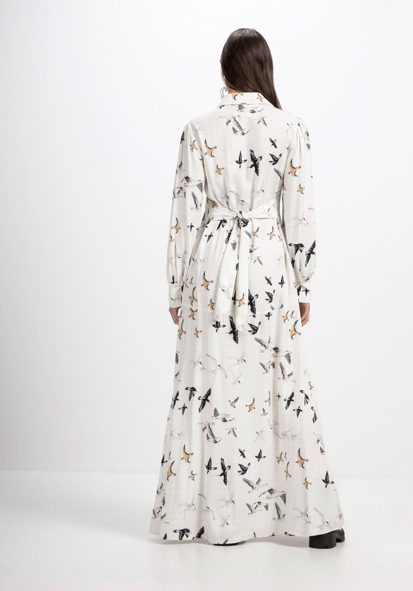 Vestido Longo Chemise em Viscose com Manga Longa, PASSAROS, large.