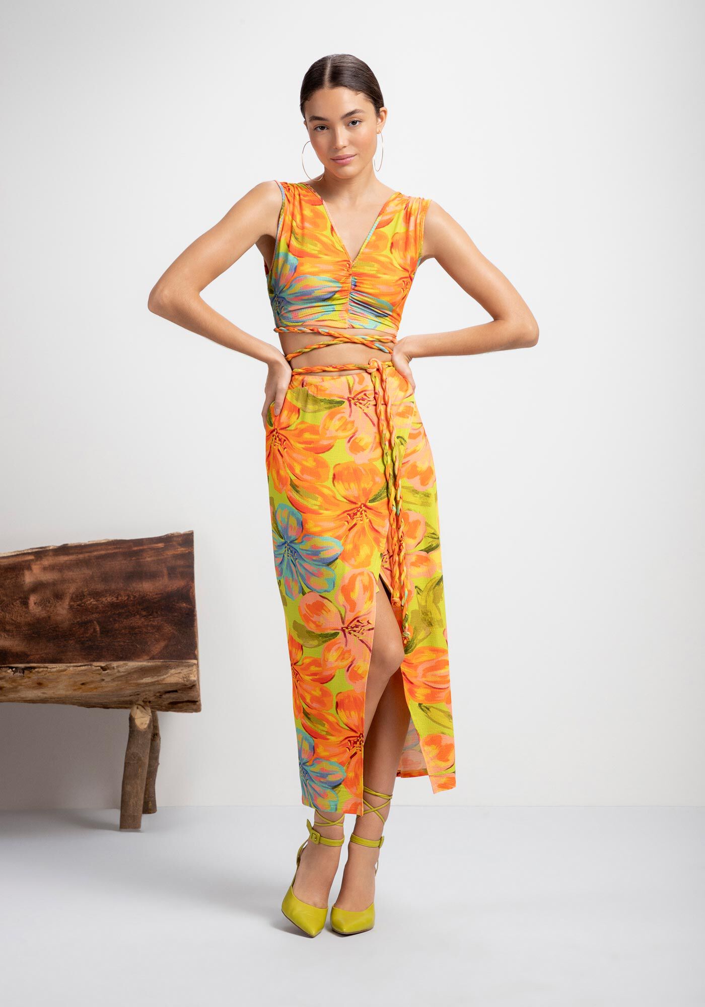 Blusa Cropped Malha com Amarra&ccedil;&atilde;o Tran&ccedil;ada, , large.