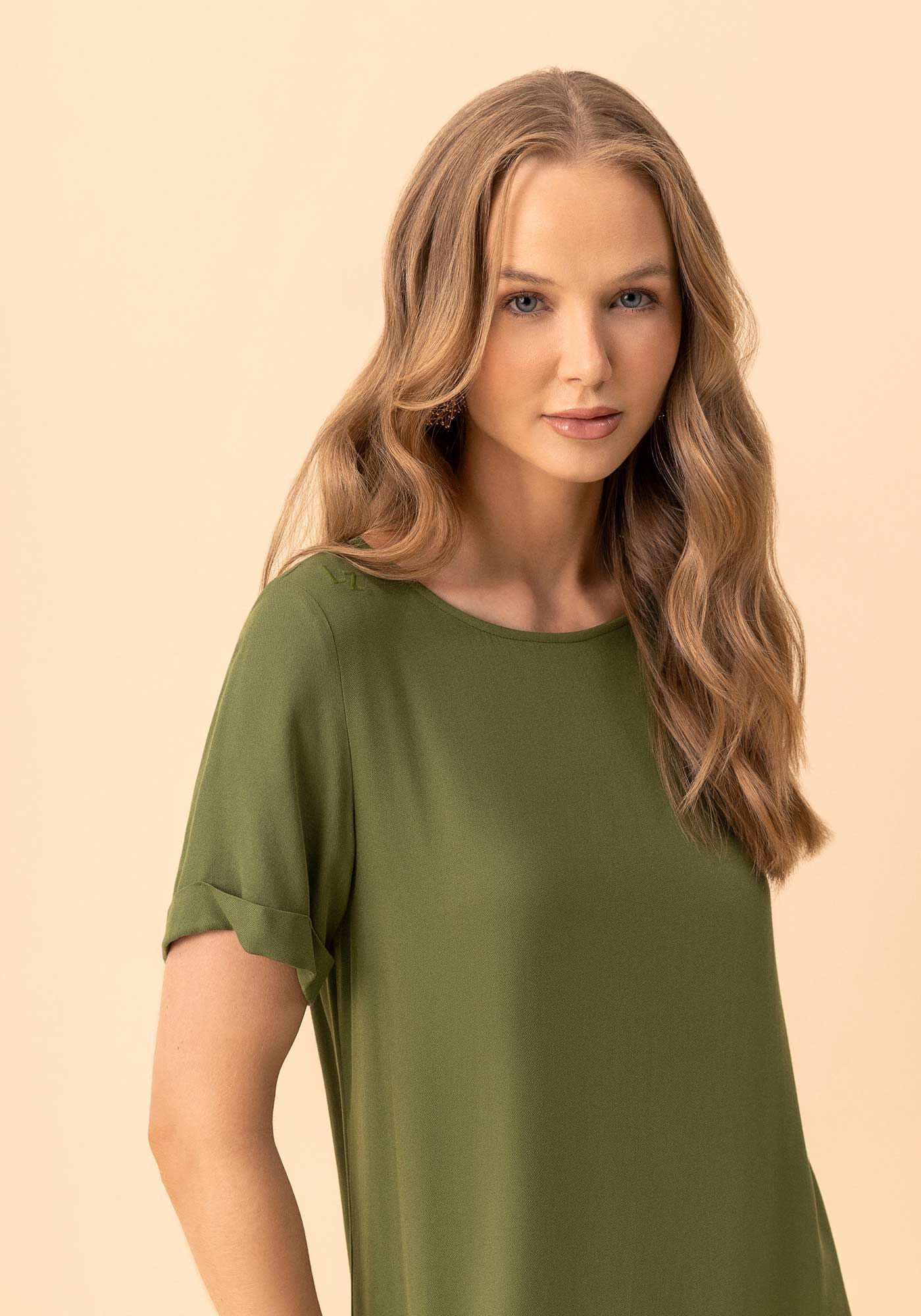 Vestido Curto B&aacute;sico De Mangas Curtas Com Bordado Localizado, VERDE FLORENA, large.