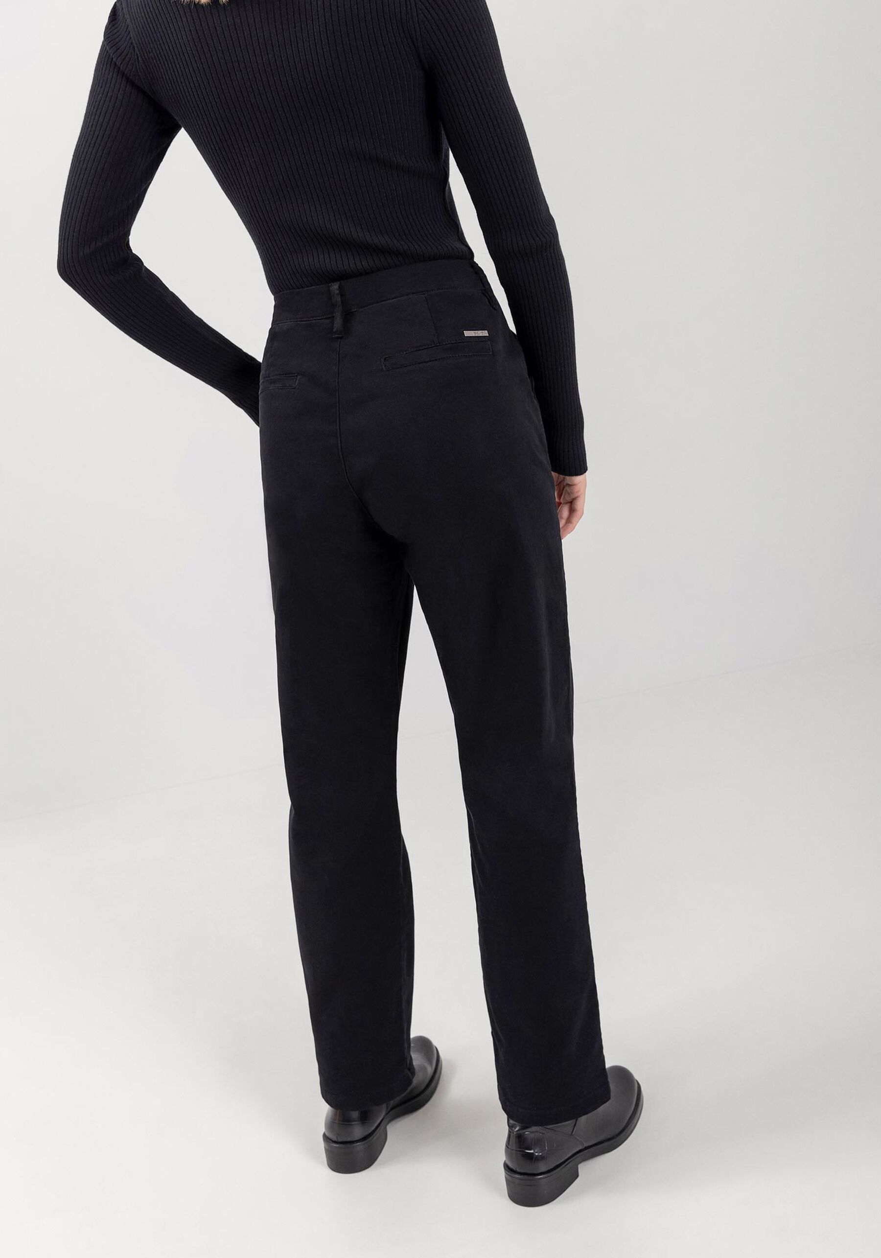 Calça Slim Cropped Com Cintura Alta Em Sarja Com Elastano, . Calça Slim Cropped Com Cintura Alta Em Sarja Com Elastano, , large.