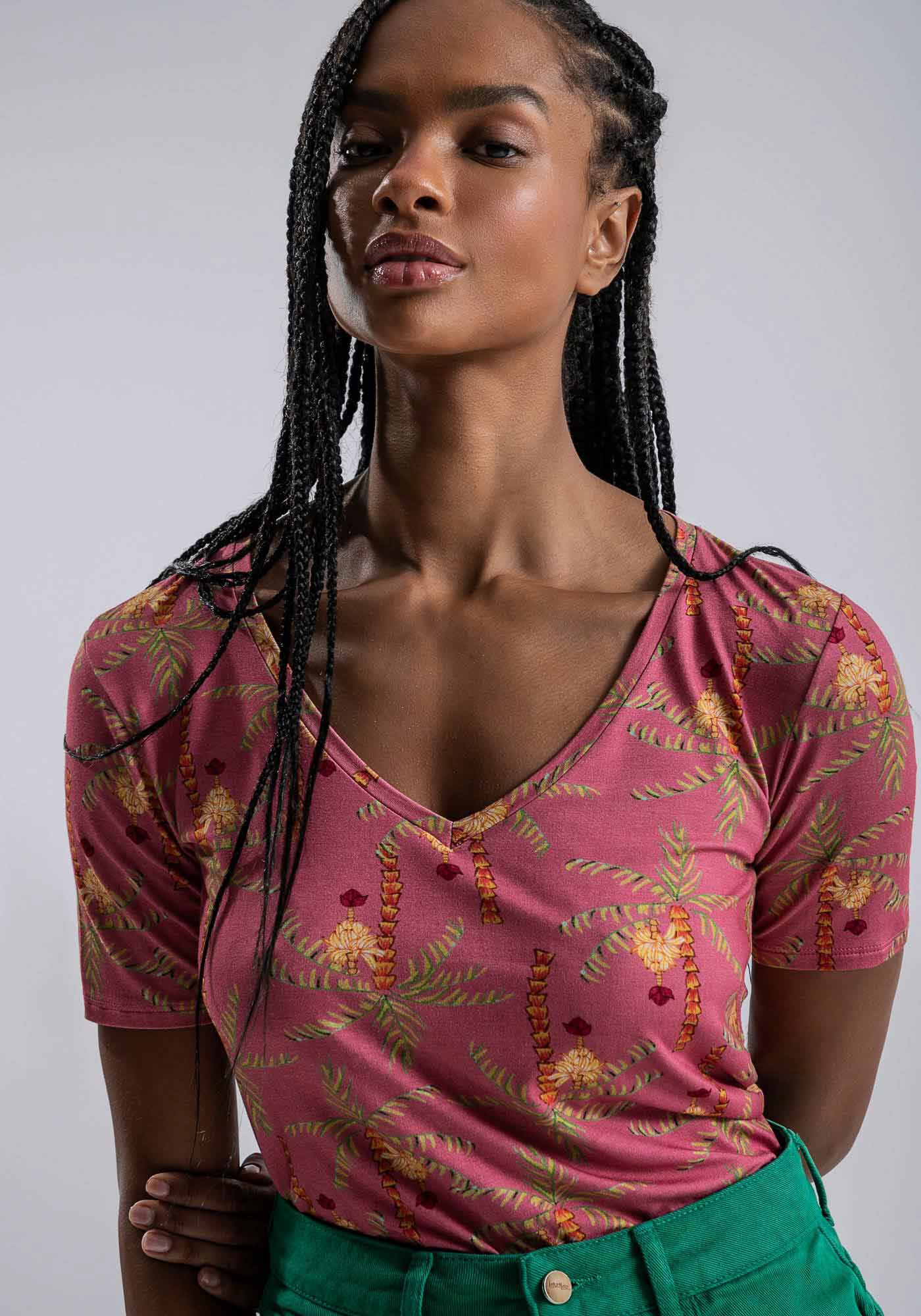 Blusa Manga Curta em Malha Estampada, TROPICALIA, large.