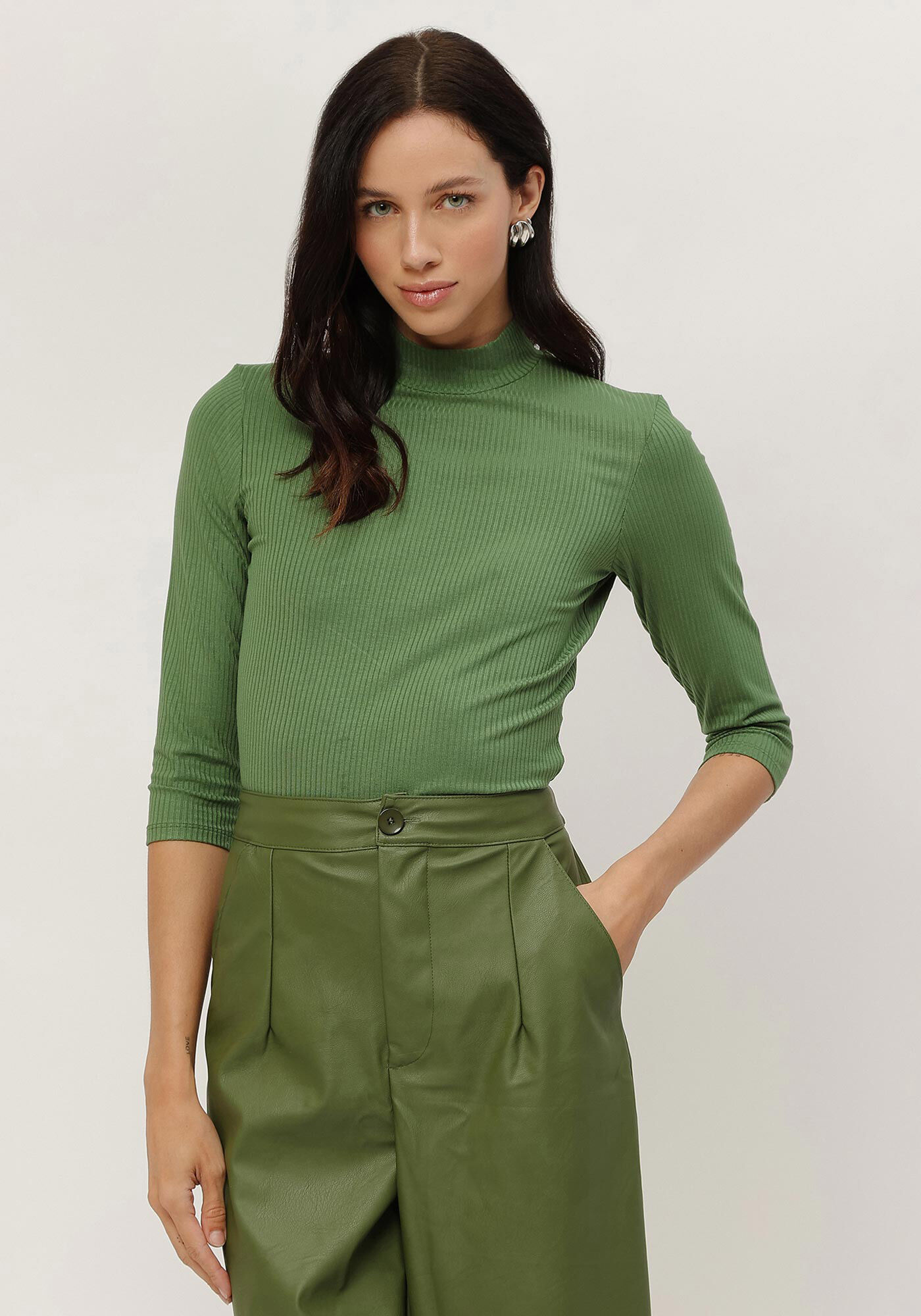 Blusa Manga 3/4 Cropped Canelada com Gola Alta, , large.