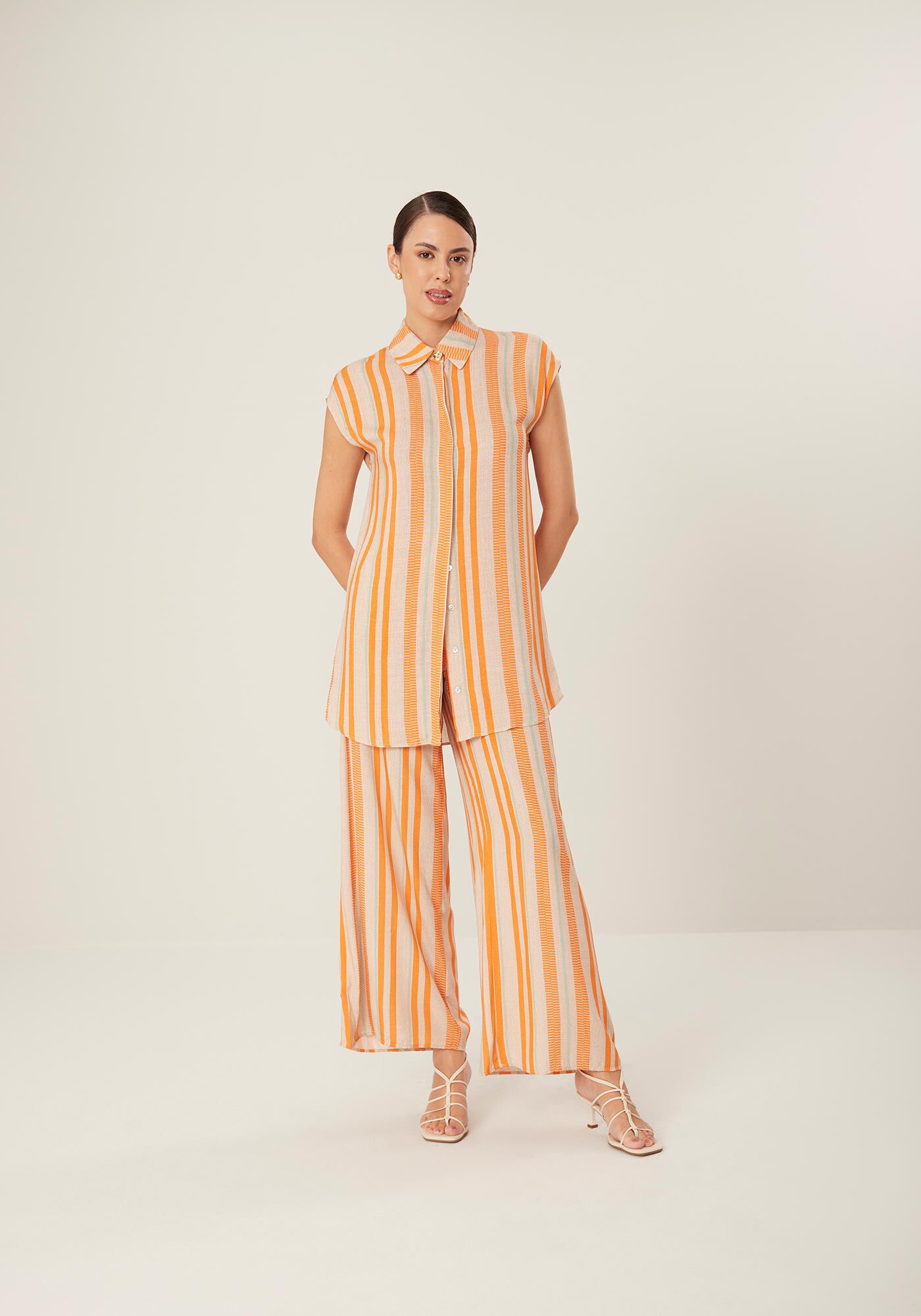 Camisa Manga Curta Alongada em Viscose Listrada, , large.