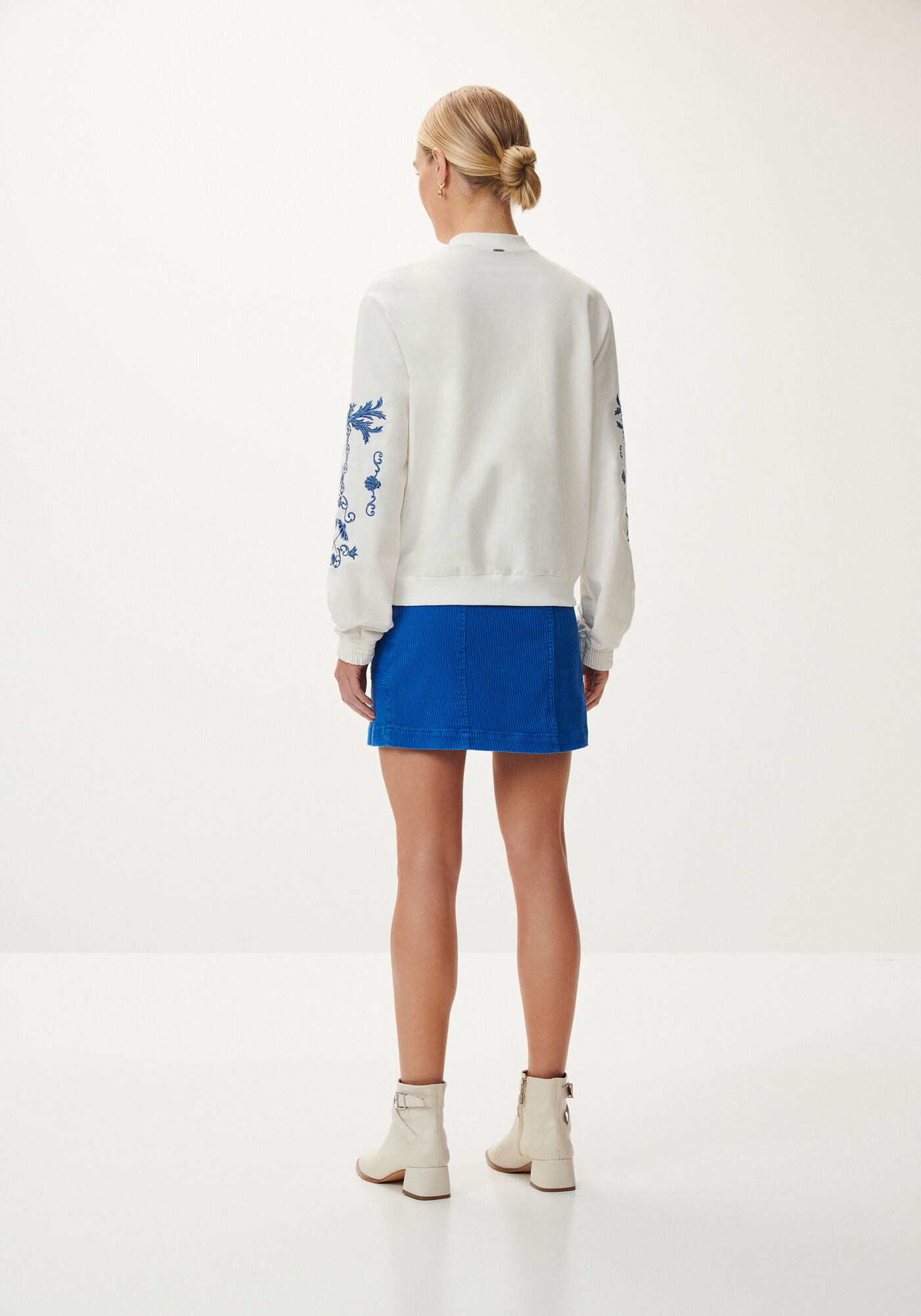 Jaqueta Bomber em Molecotton com Bordado Manga, BRANCO OFF WHITE, large.