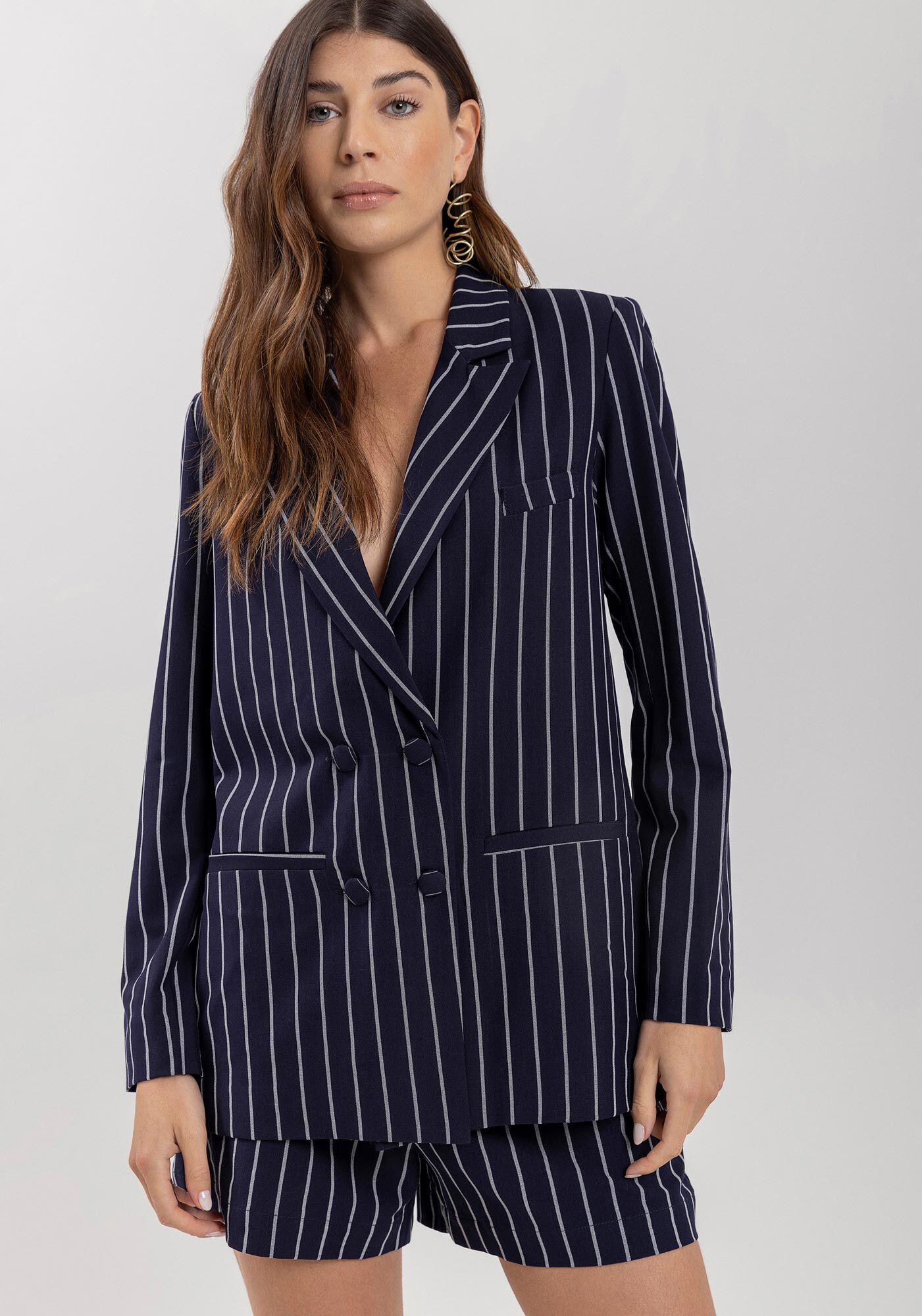 Blazer Alongado Em Alfaiataria Com Lapelas E Bot&otilde;es Forrados, , large.