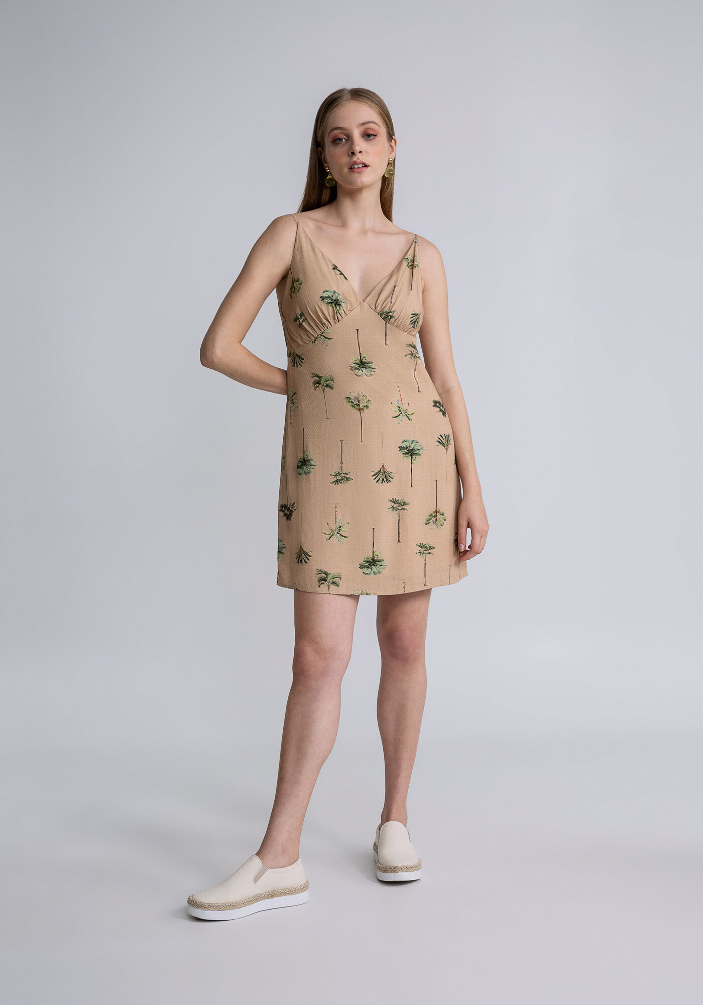 Vestido Curto com Al&ccedil;as Estampa, ARVOREDO, large.