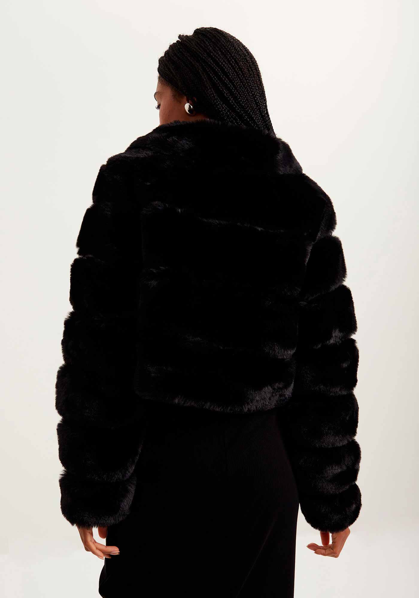 Jaqueta Curta De Pelo Sint&eacute;tico Com Gola E Z&iacute;per Frontal, , large.