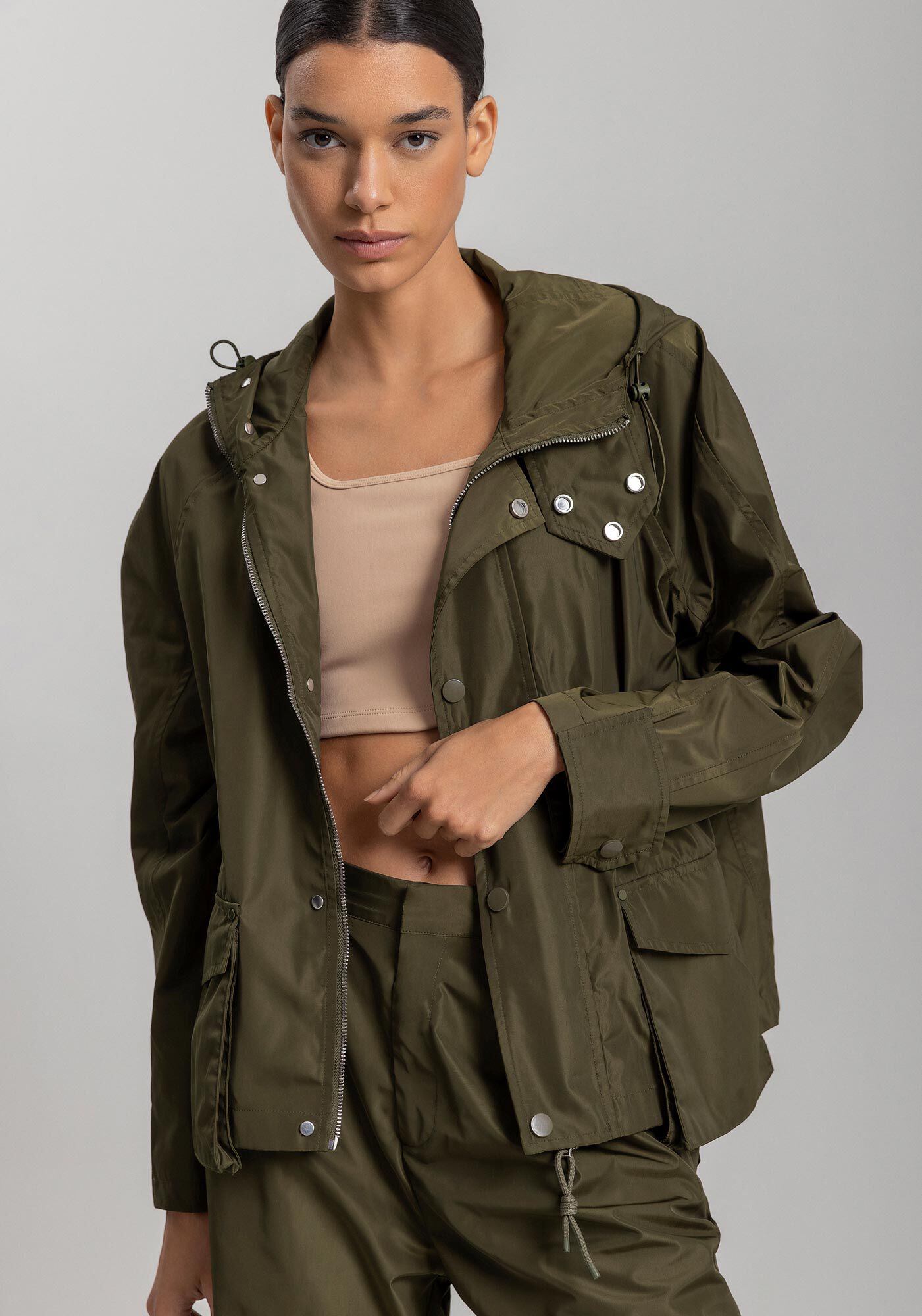 Jaqueta Corta Vento Com Capuz E Bolsos Move, , large.