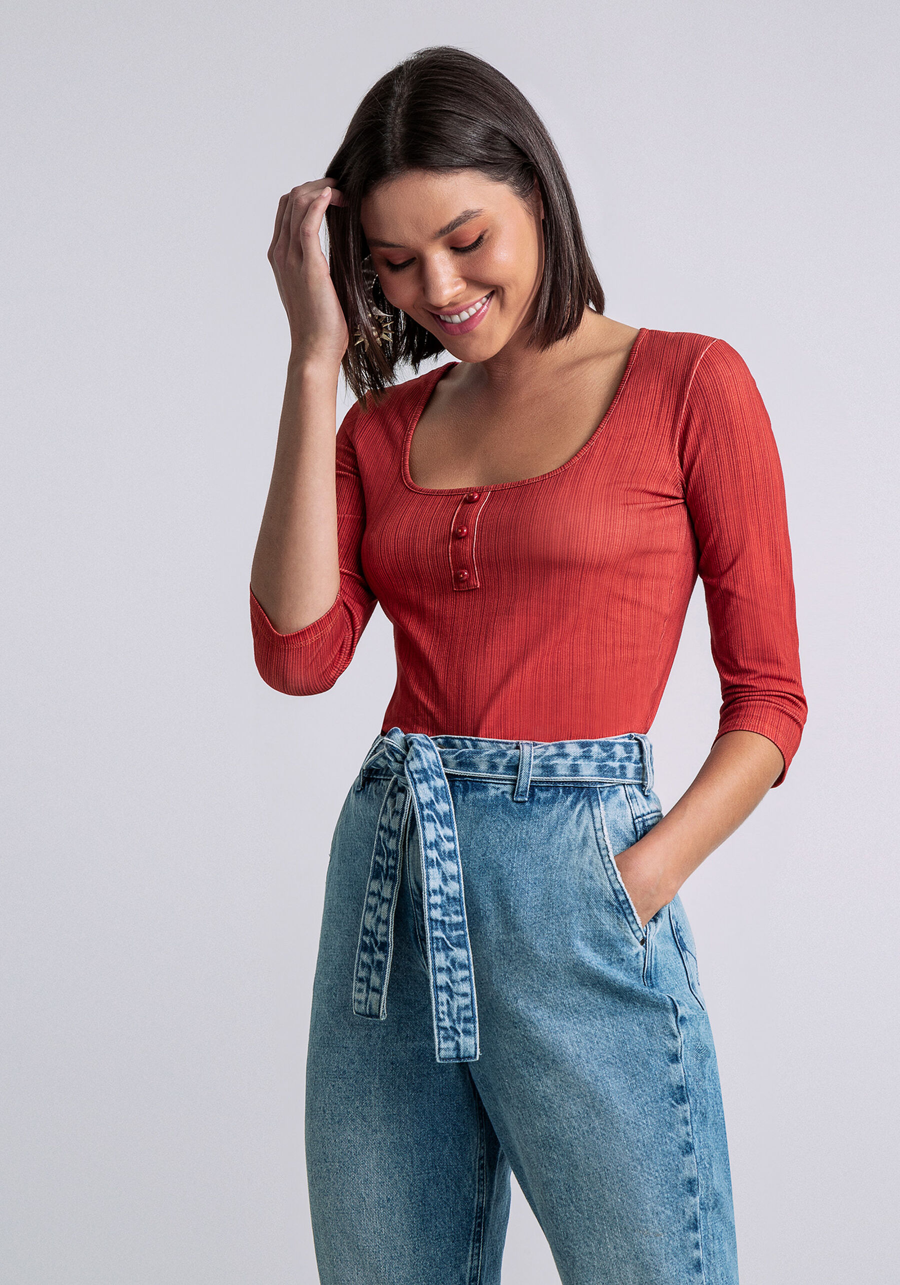 Blusa Manga 3/4 Botões Decote, LINHAS. Blusa Manga 3/4 Botões Decote, LINHAS, large.