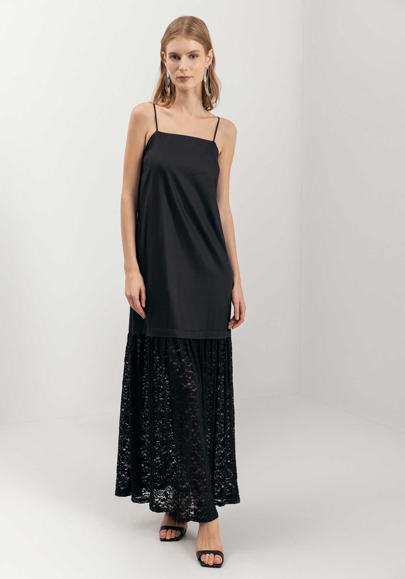 Vestido Longo De Al&ccedil;as Com Barra Rendada, PRETO, large.