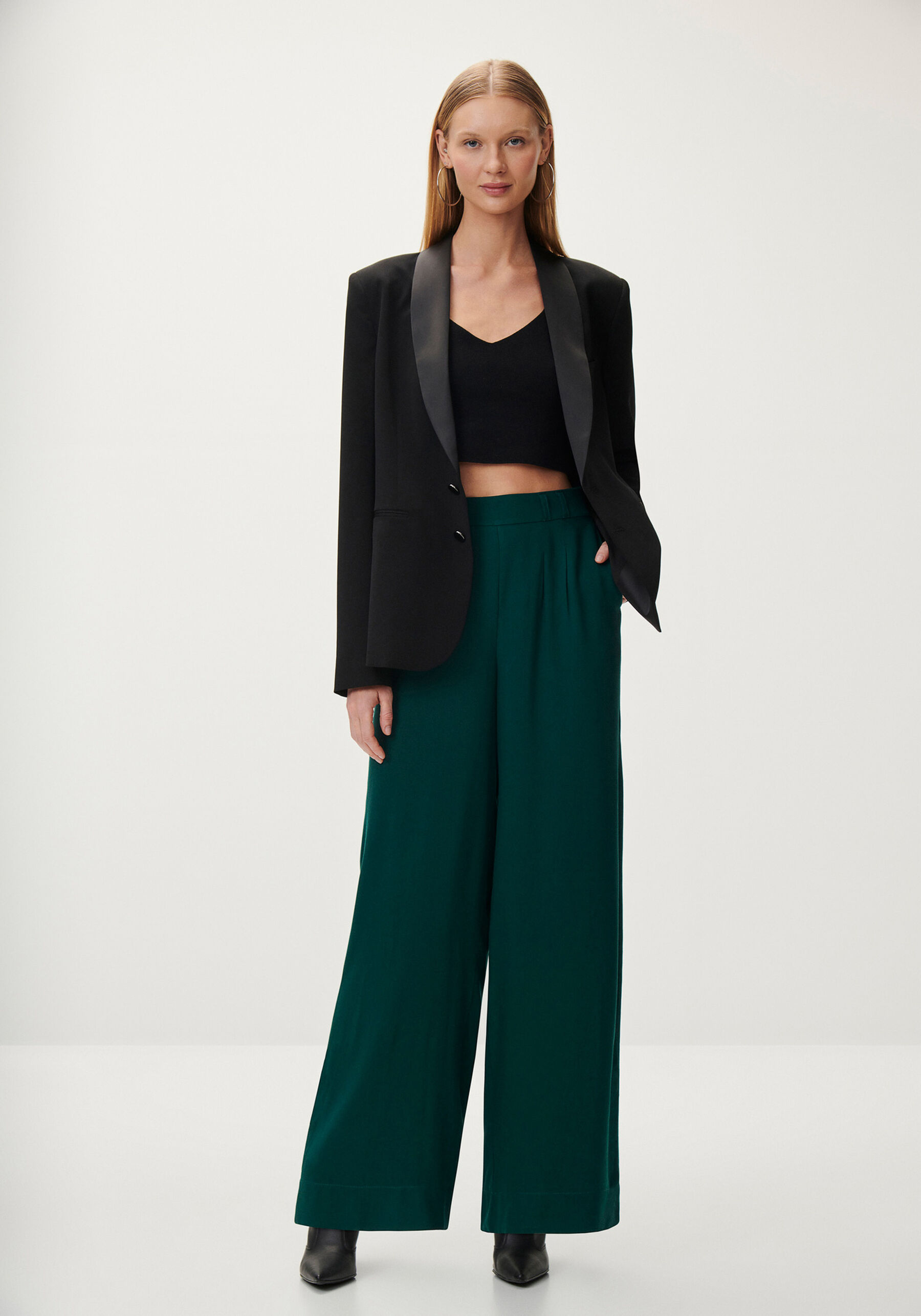 Calça Pantalona em Viscose Alfaiataria, . Calça Pantalona em Viscose Alfaiataria, , large.