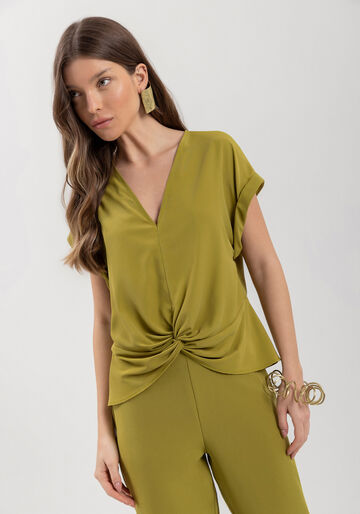 Blusa De Mangas Curtas Com Decote Em V E Torção Frontal, VERDE NEW SOFT. Blusa De Mangas Curtas Com Decote Em V E Torção Frontal, VERDE NEW SOFT, large.