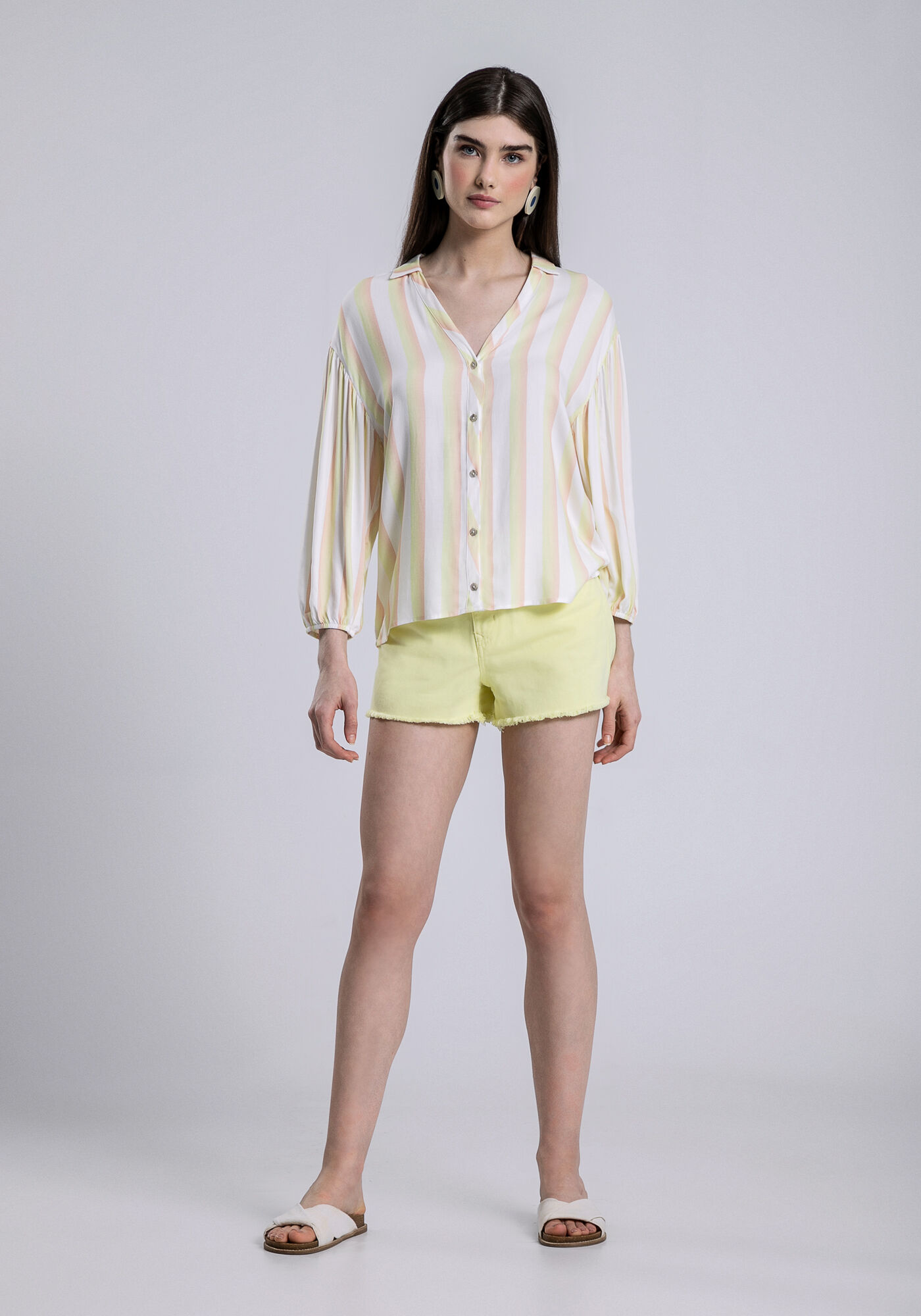 Camisa Manga 3/4 Bufante em Tecido Rayon Twill, BELO JARDIM, large.