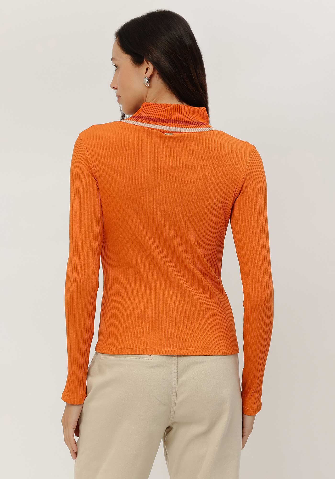 Blusa Manga Longa com Gola Alta em Retil&iacute;nea, , large.