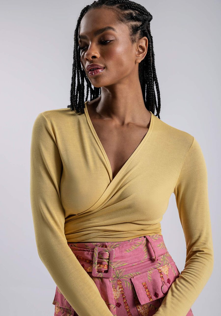 Blusa Manga LongaTranspassada, BEGE MAISEIDY. Blusa Manga LongaTranspassada, BEGE MAISEIDY, large.