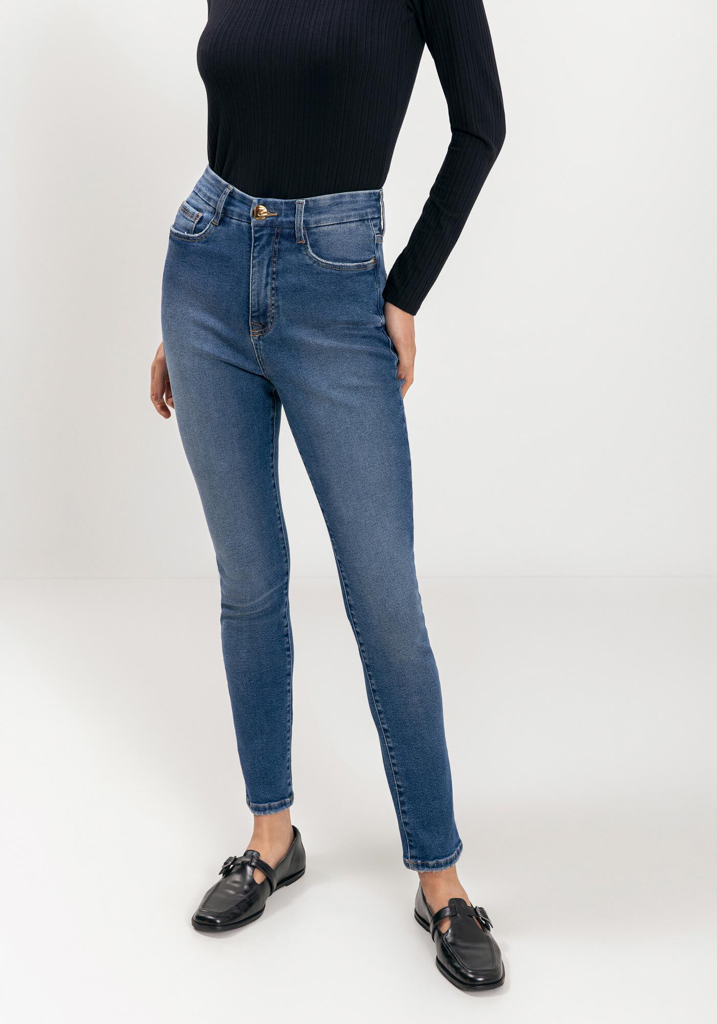 Cal&ccedil;a Jeans Skinny Contour Com Bolsos E Elastano, , large.
