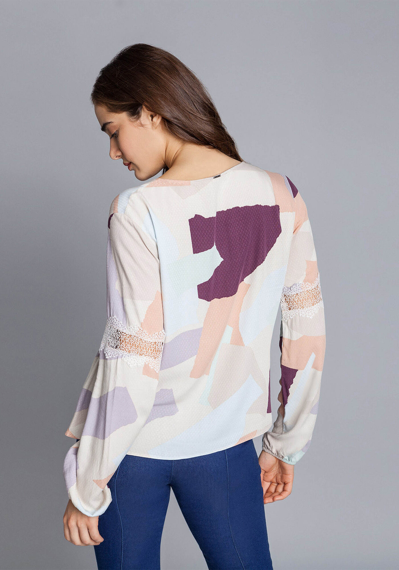 Blusa Manga Longa Recortes Renda, , large.