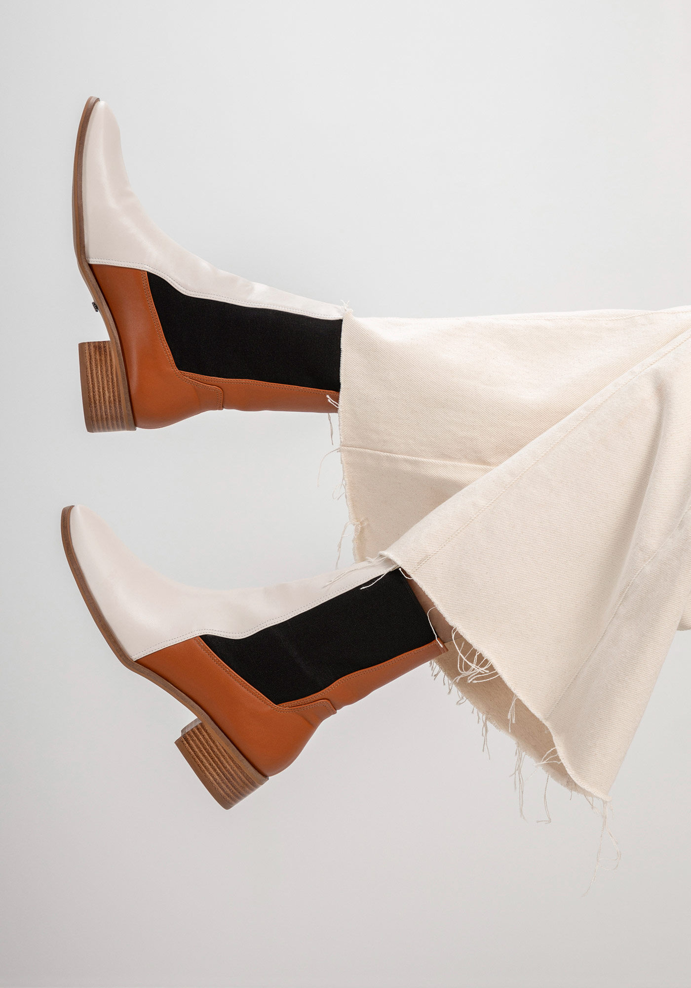 Bota Cano M&eacute;dio com Recortes, , large.