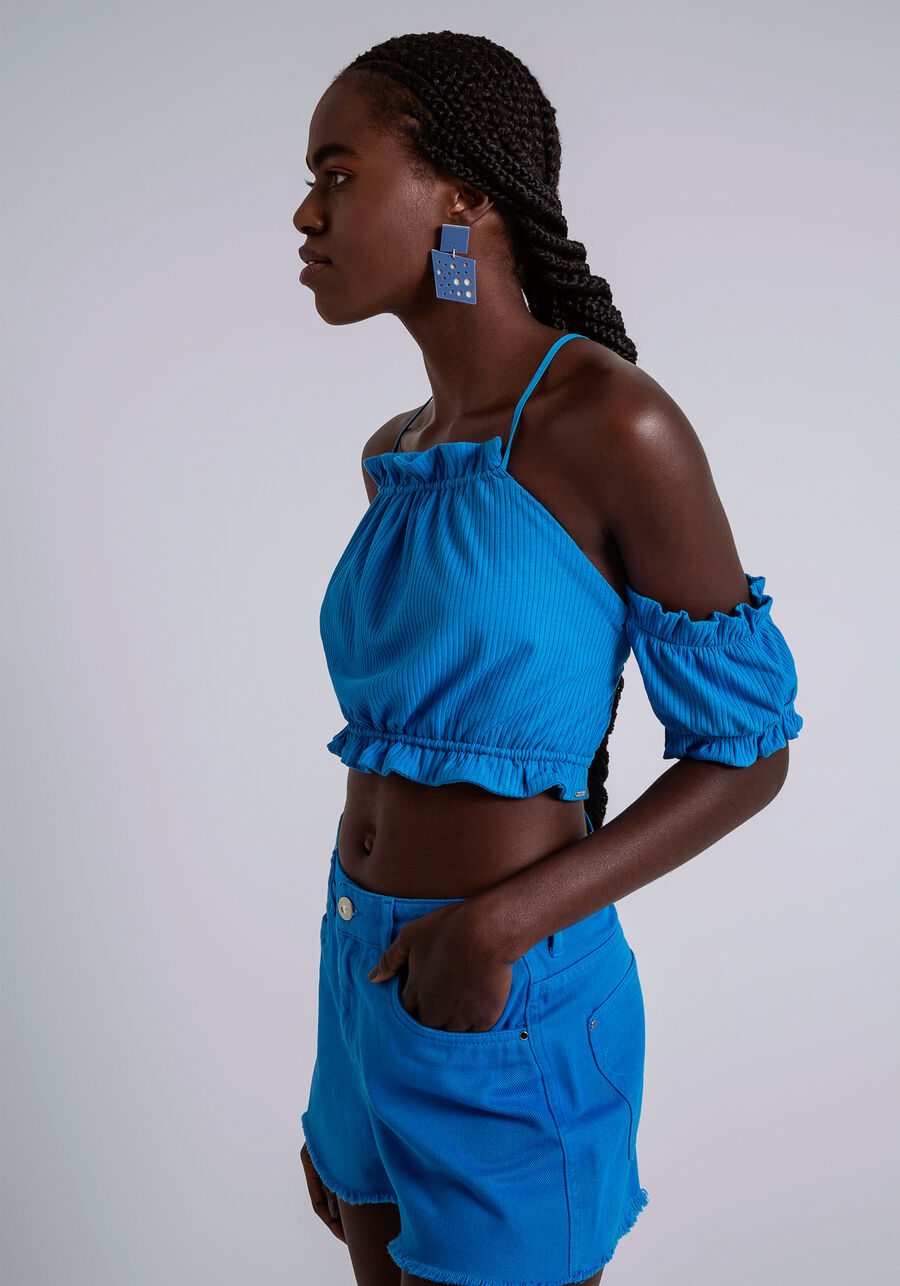 Blusa Cropped em Malha Canelada com Babados, AZUL ASTER. Blusa Cropped em Malha Canelada com Babados, AZUL ASTER, large.
