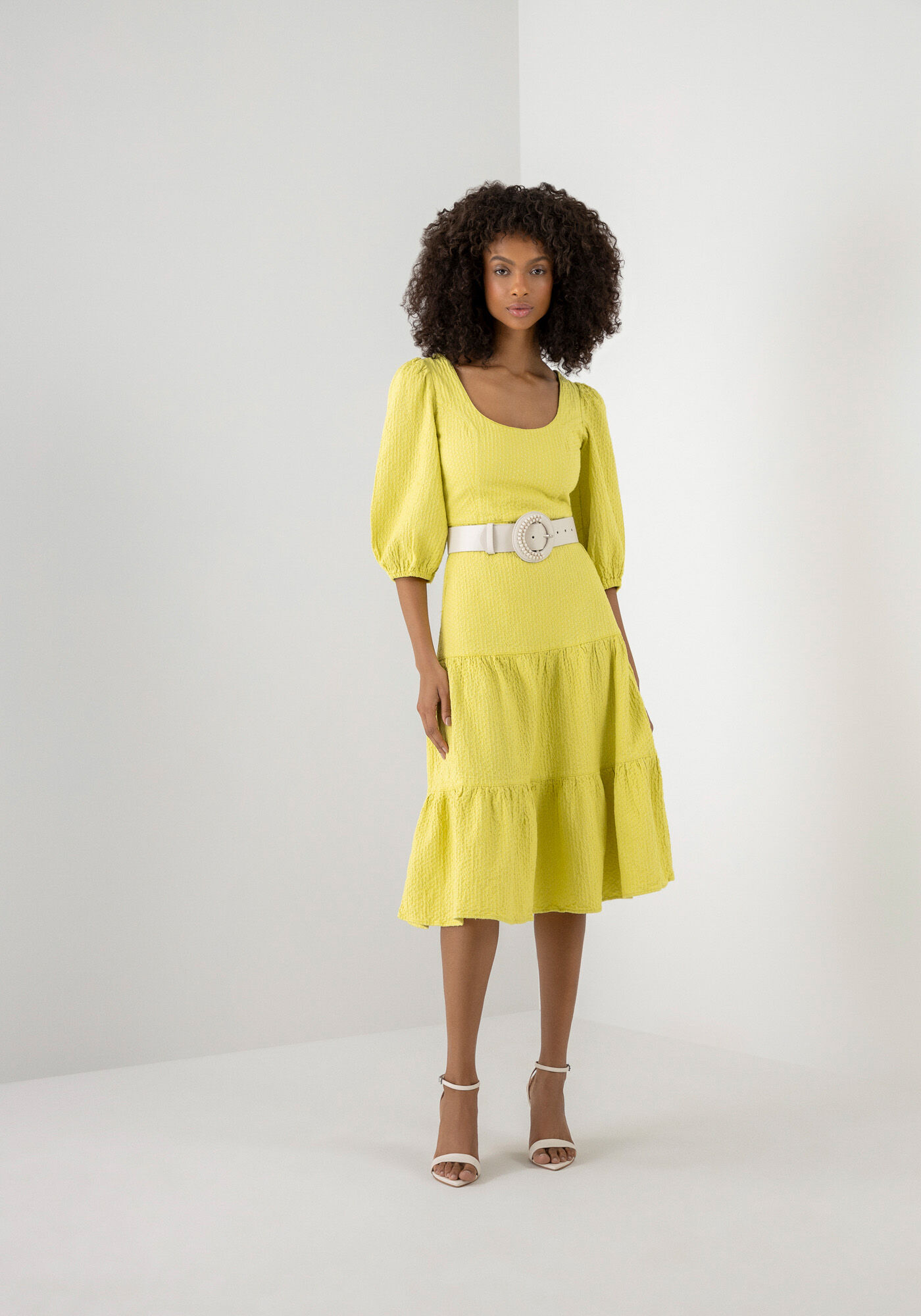 Vestido Midi Texturizado com Manga 3/4 Sustent&aacute;vel, , large.