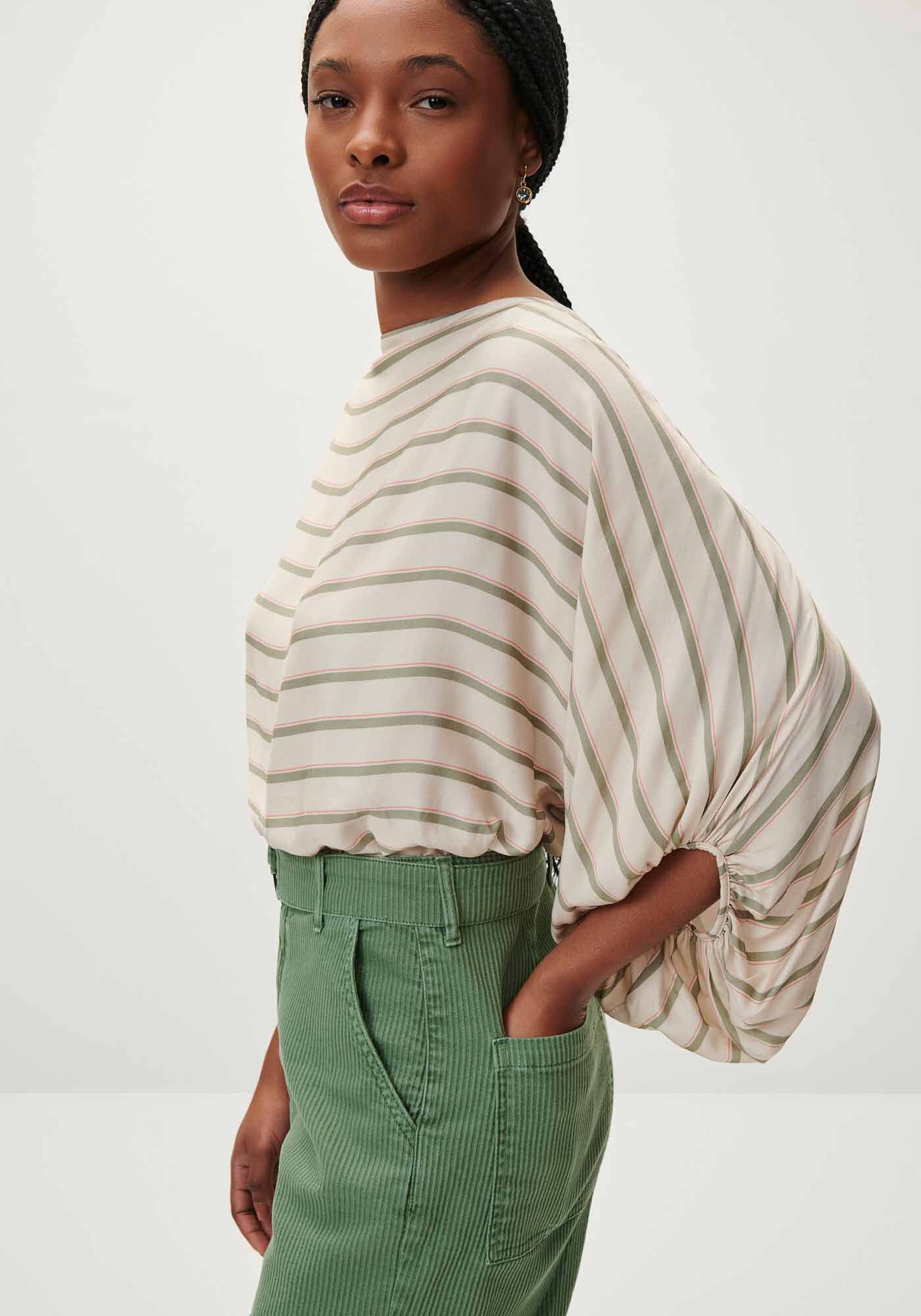 Blusa Ombro a Ombro em Viscose com M&aacute;xi Mangas, , large.