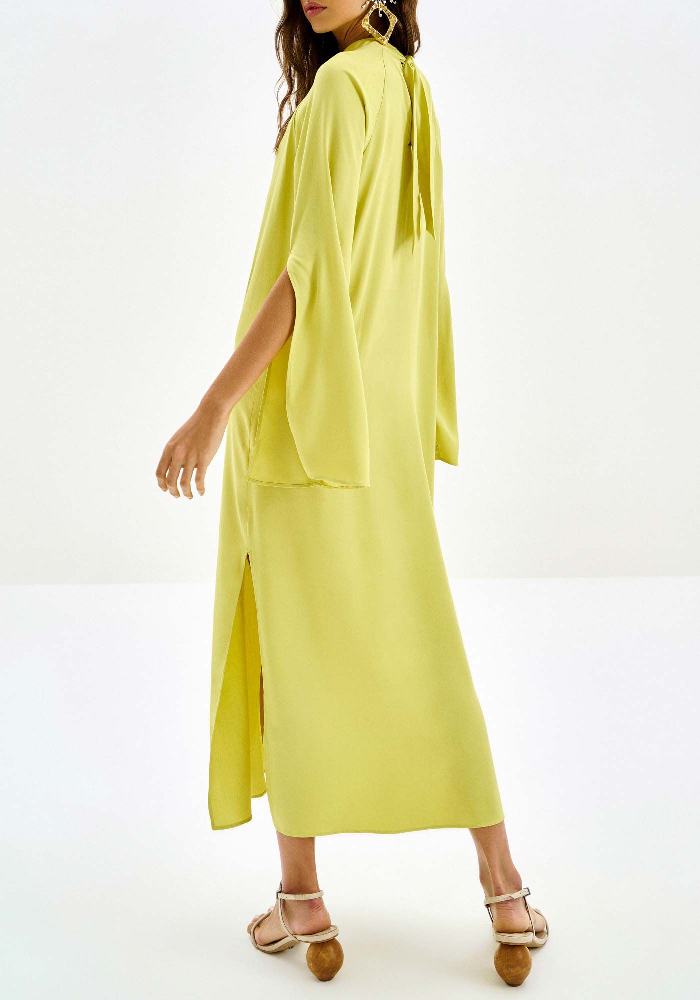 Vestido Midi Amplo com Abertura Mangas, , large.