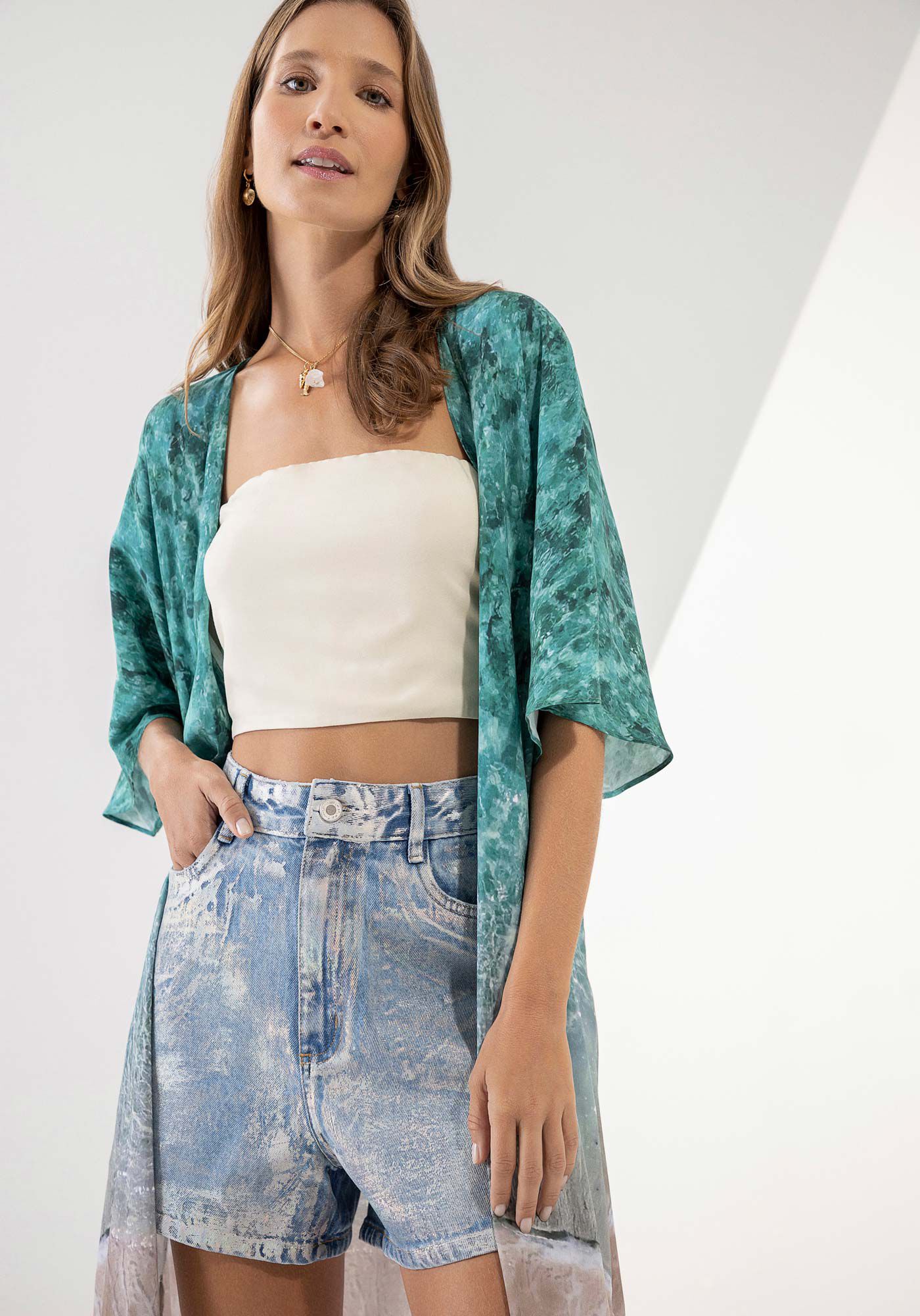 Shorts Jeans Hot Pant Super Alto Hologr&aacute;fico, , large.