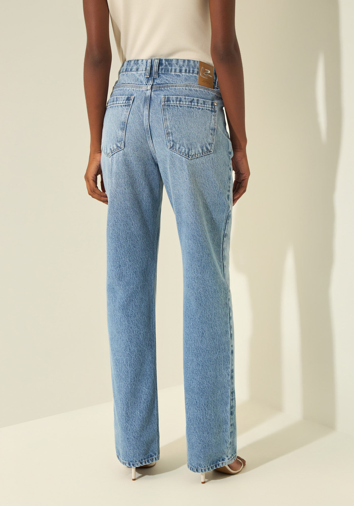 Cal&ccedil;a Reta Jeans Cropped Com Cintura Alta, JEANS, large.