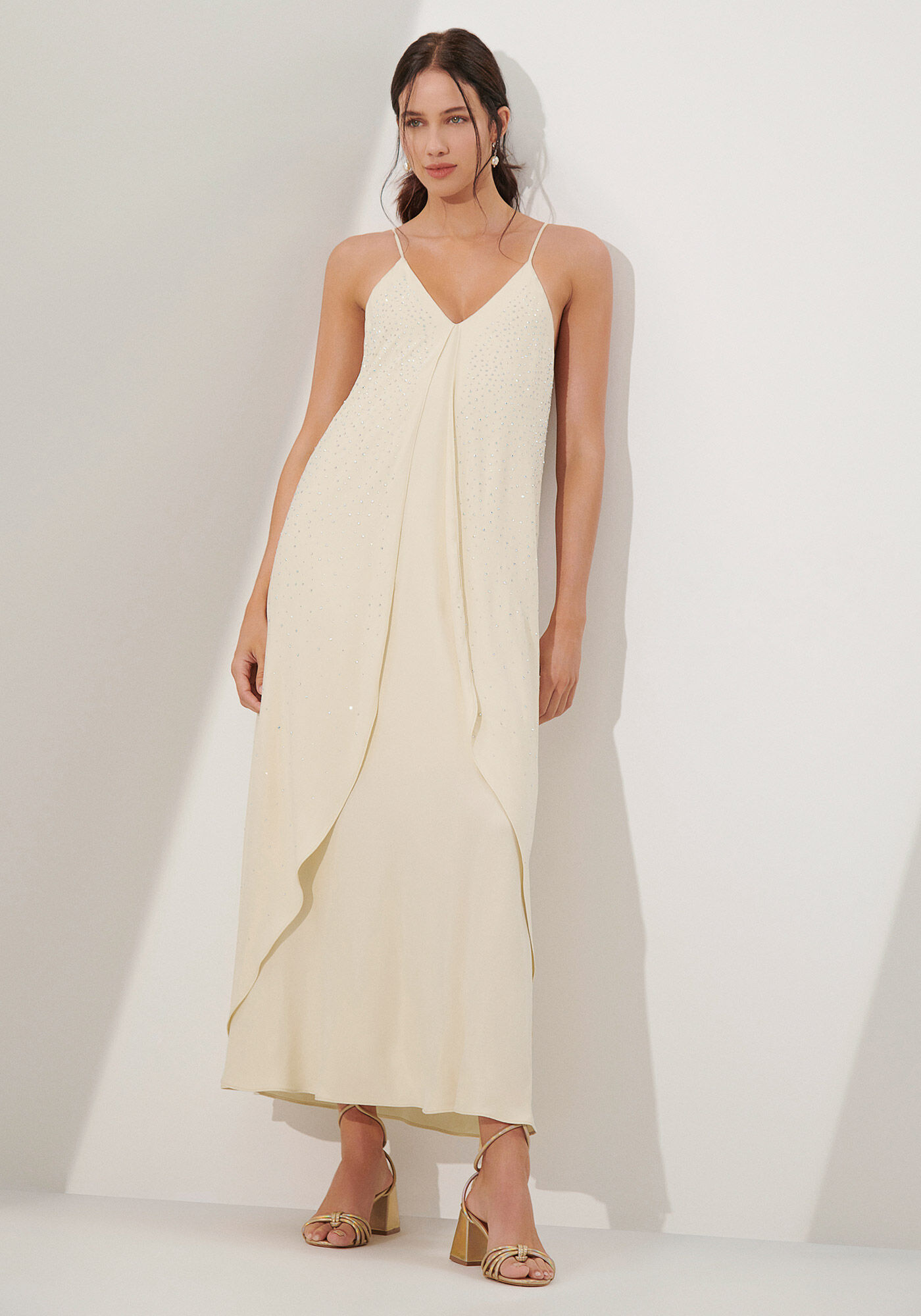 Sandalia com vestido midi top