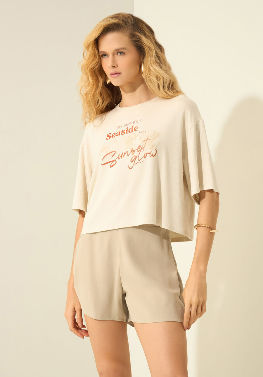 T- shirt De Mangas Curtas Com Estampa Localizada, BEGE ALHAMBRA. T- shirt De Mangas Curtas Com Estampa Localizada, BEGE ALHAMBRA, large.