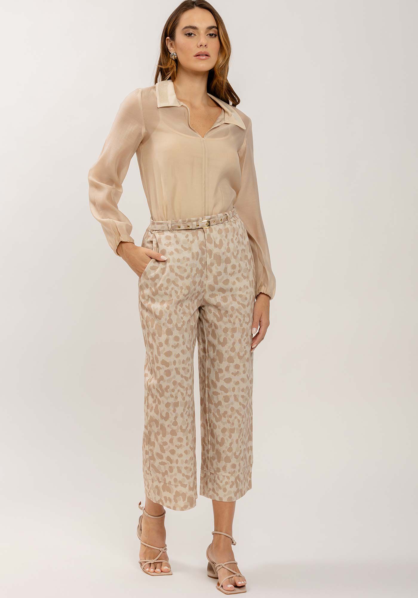 Camisa em Tecido Lyocel com Paet&ecirc;s Gola, , large.